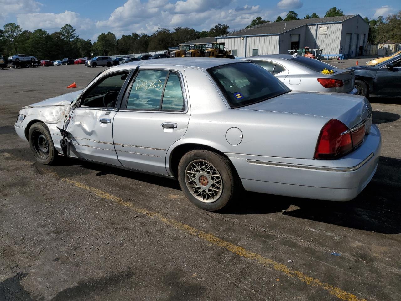 Photo 1 VIN: 2MEFM74WXXX731504 - MERCURY GRAND MARQUIS 