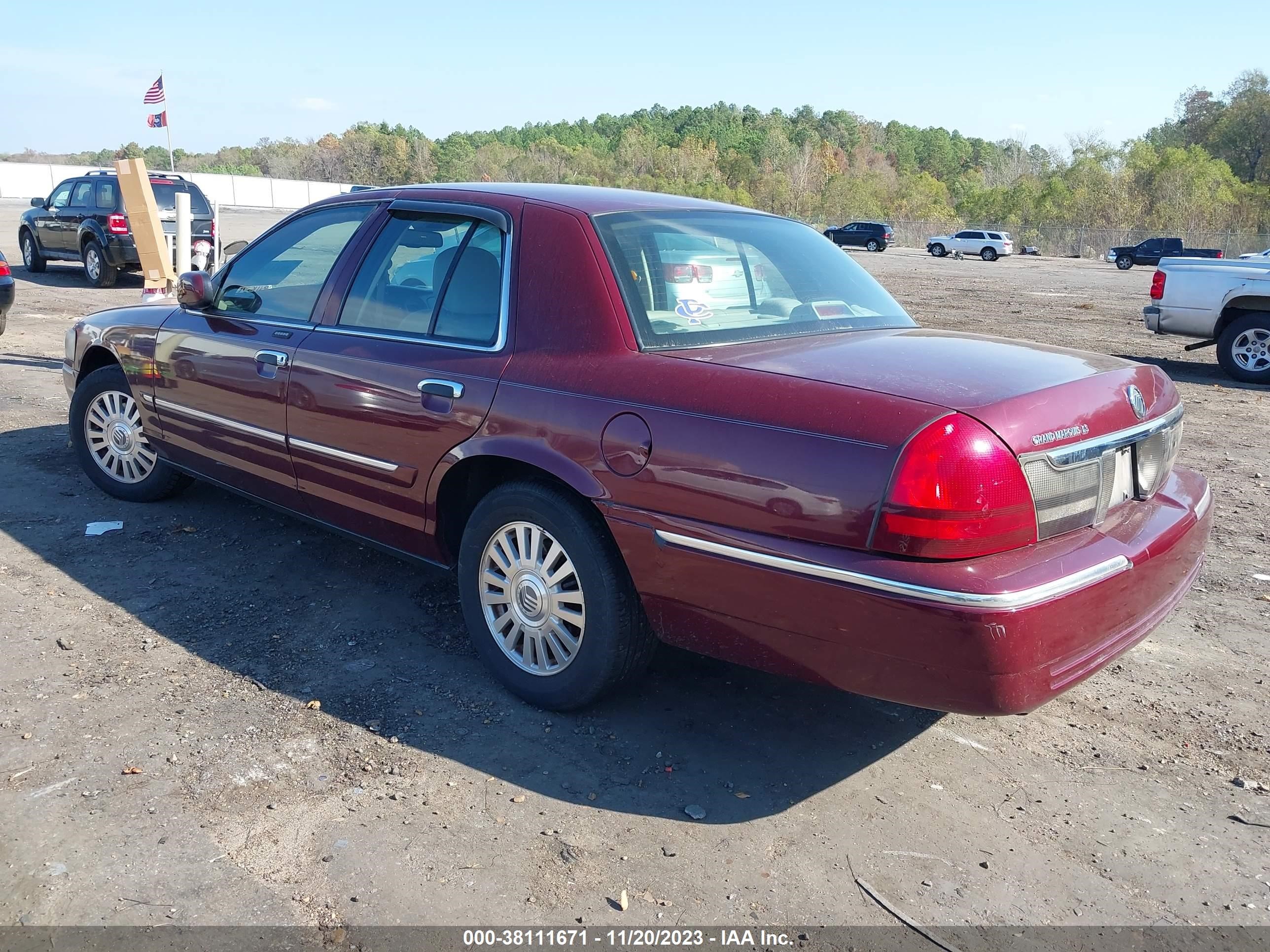 Photo 2 VIN: 2MEFM75V06X629231 - MERCURY GRAND MARQUIS 