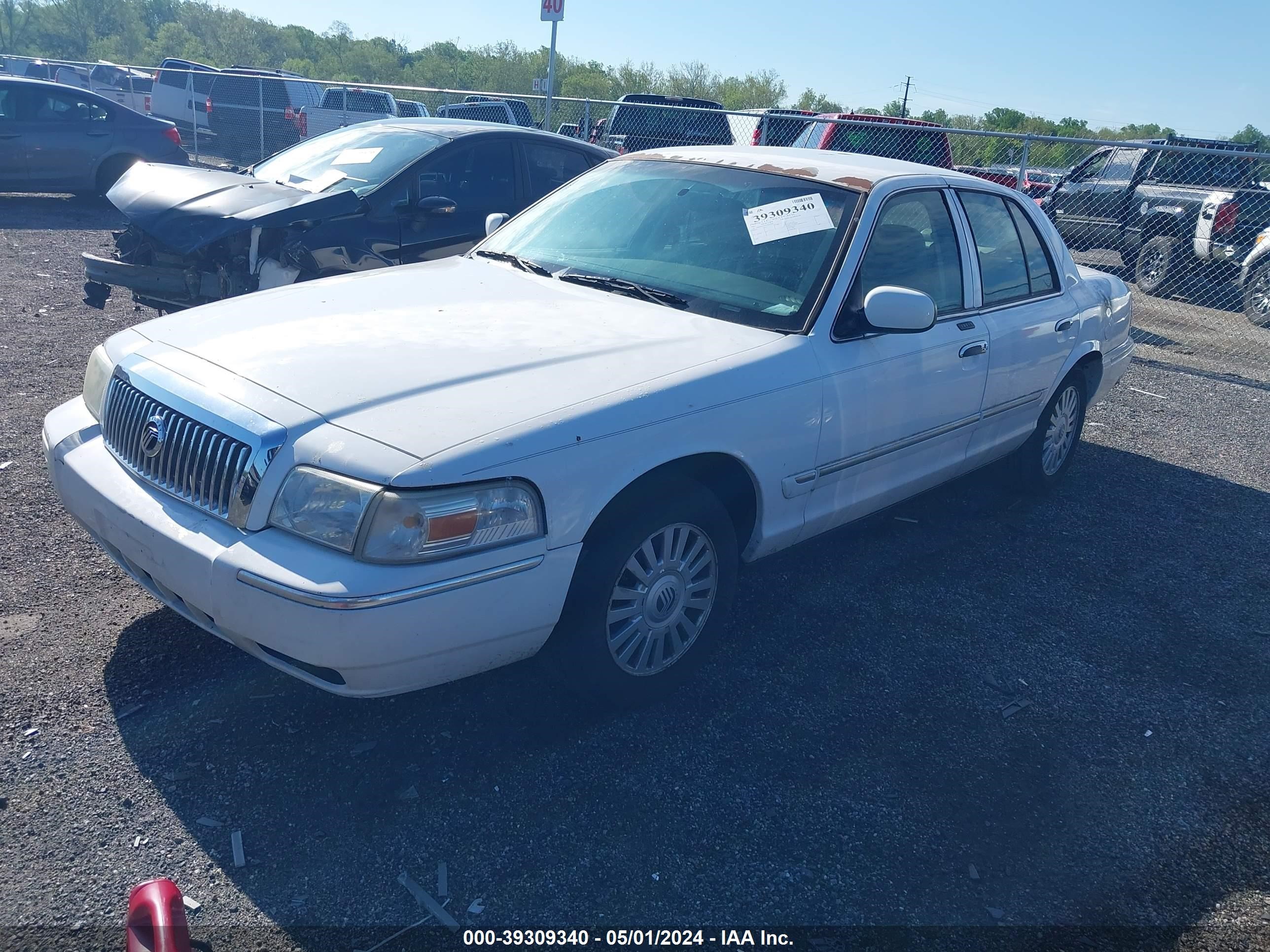 Photo 1 VIN: 2MEFM75V07X623902 - MERCURY GRAND MARQUIS 