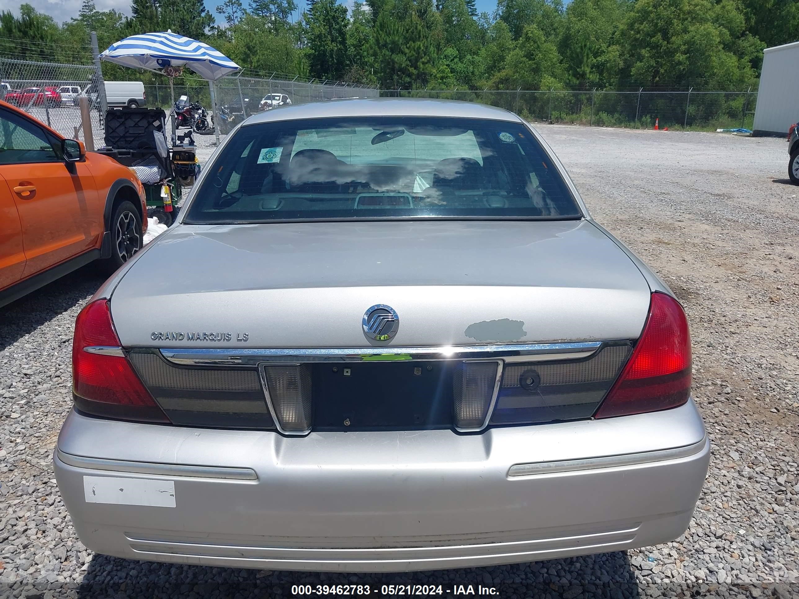 Photo 16 VIN: 2MEFM75V28X662475 - MERCURY GRAND MARQUIS 