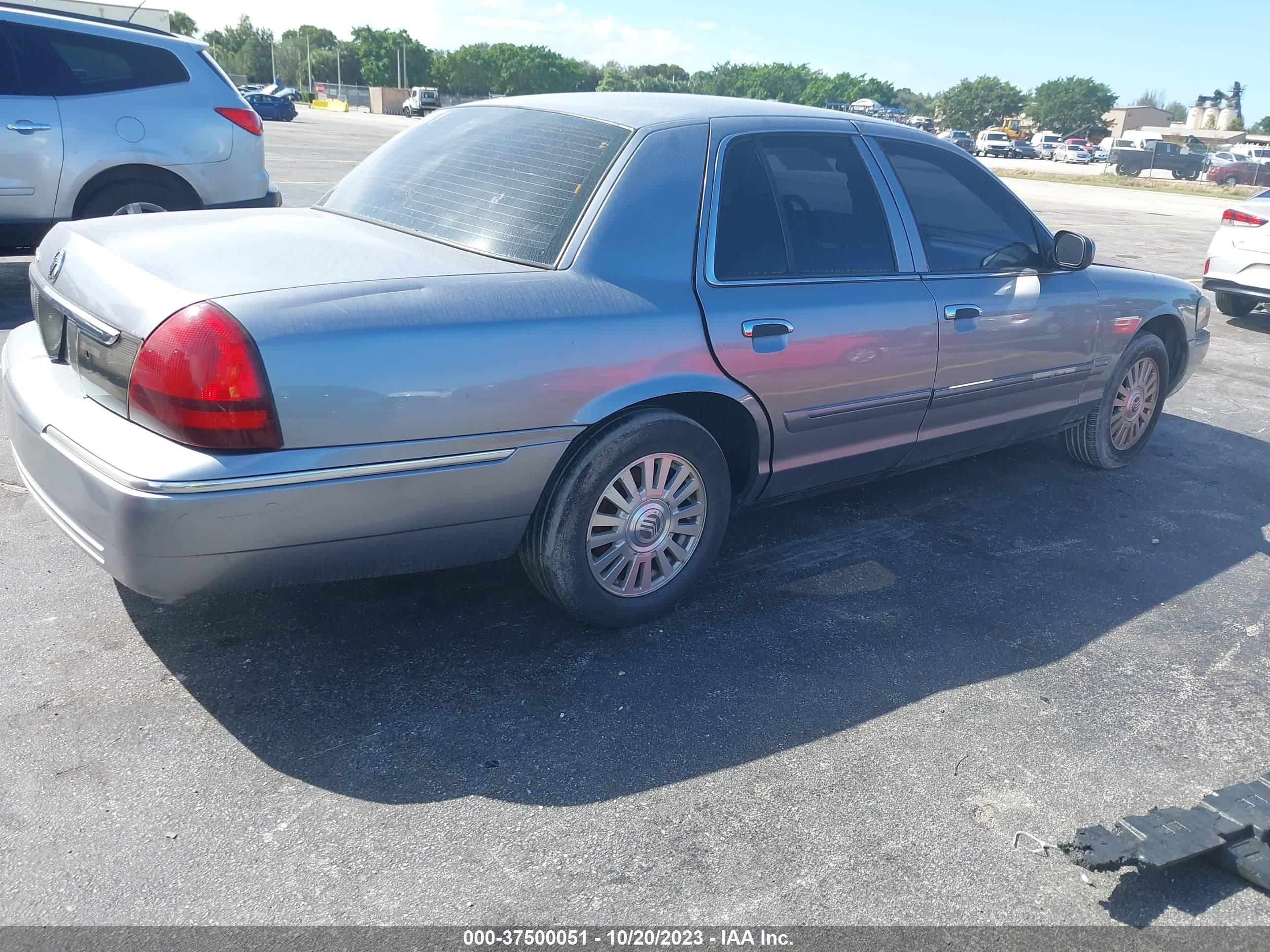 Photo 3 VIN: 2MEFM75V36X621351 - MERCURY GRAND MARQUIS 