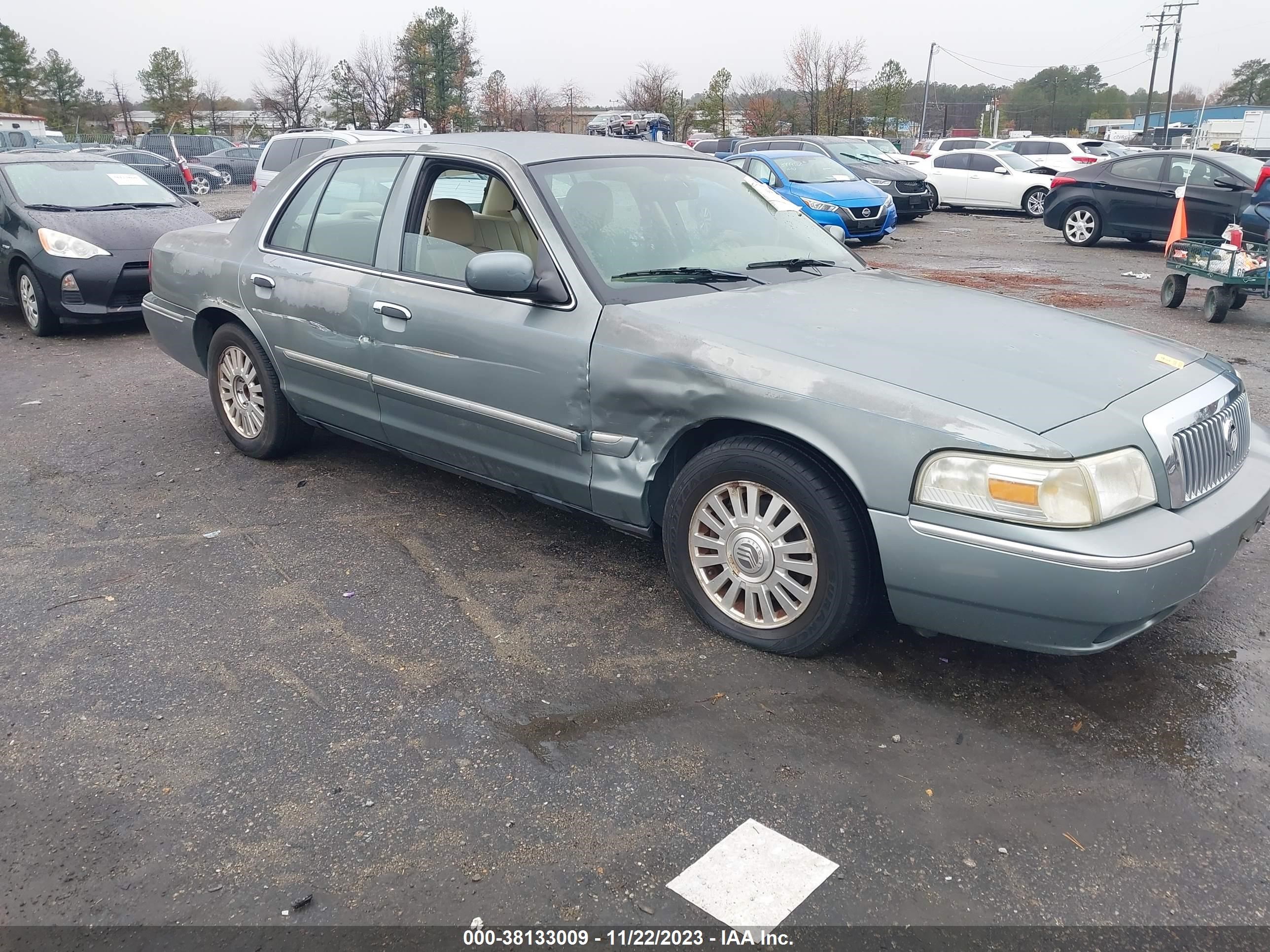 Photo 5 VIN: 2MEFM75V46X627594 - MERCURY GRAND MARQUIS 