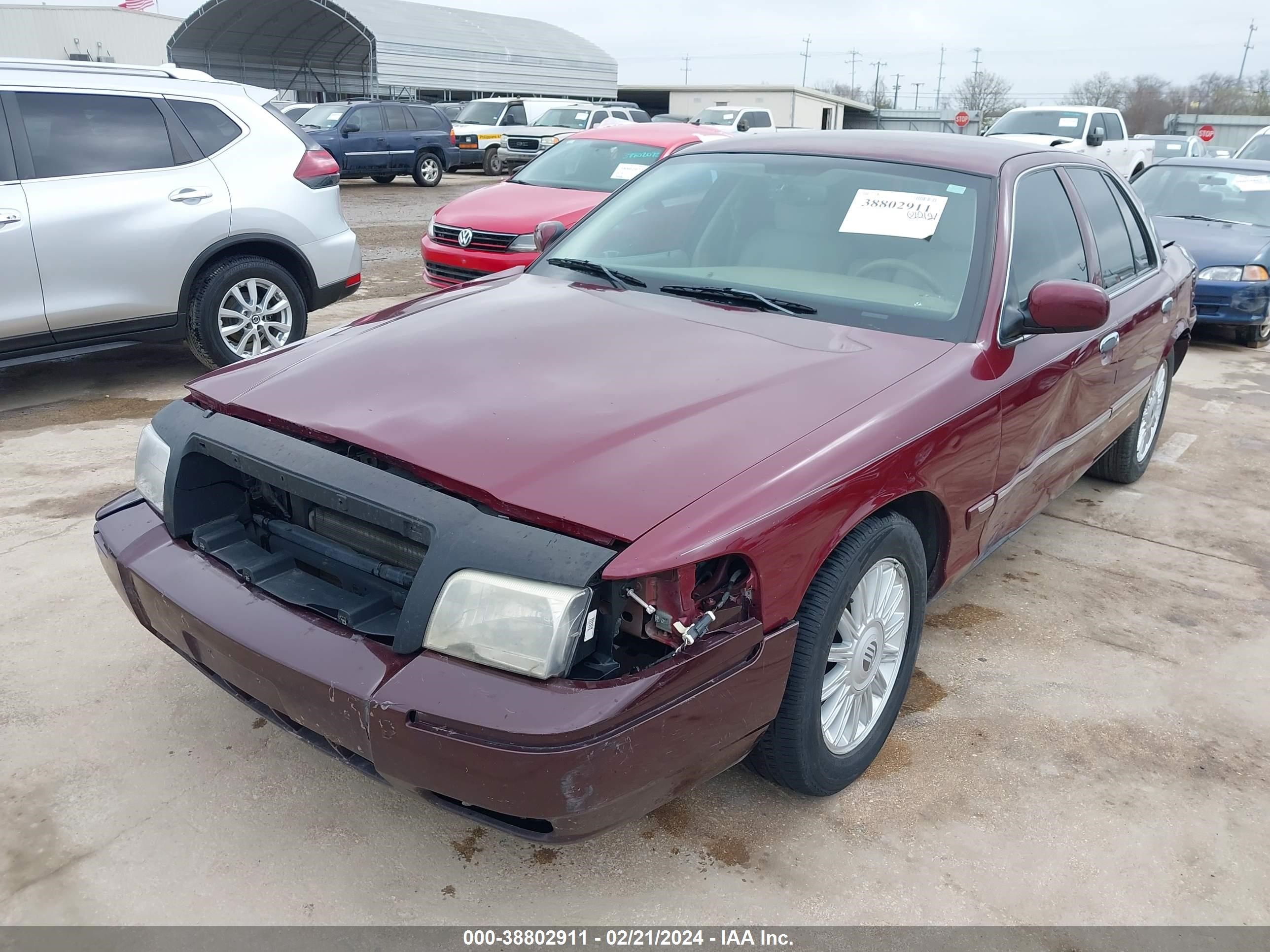 Photo 1 VIN: 2MEFM75V48X659321 - MERCURY GRAND MARQUIS 