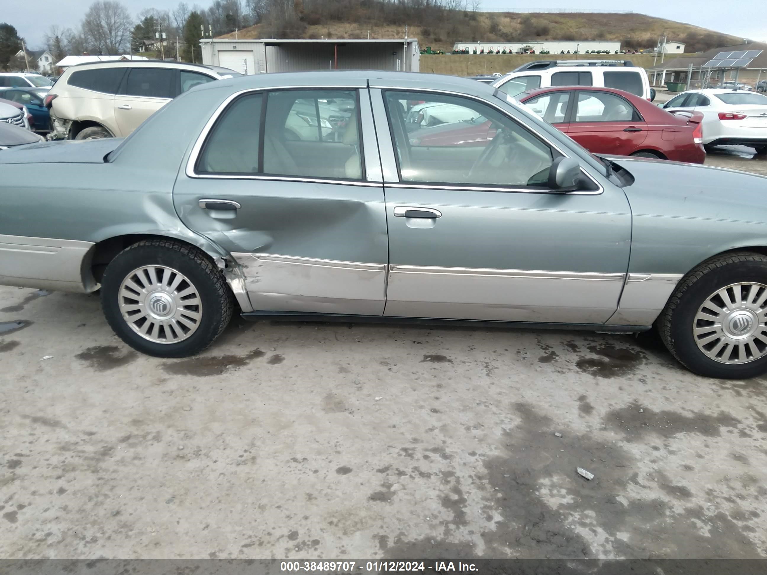 Photo 12 VIN: 2MEFM75V66X616371 - MERCURY GRAND MARQUIS 