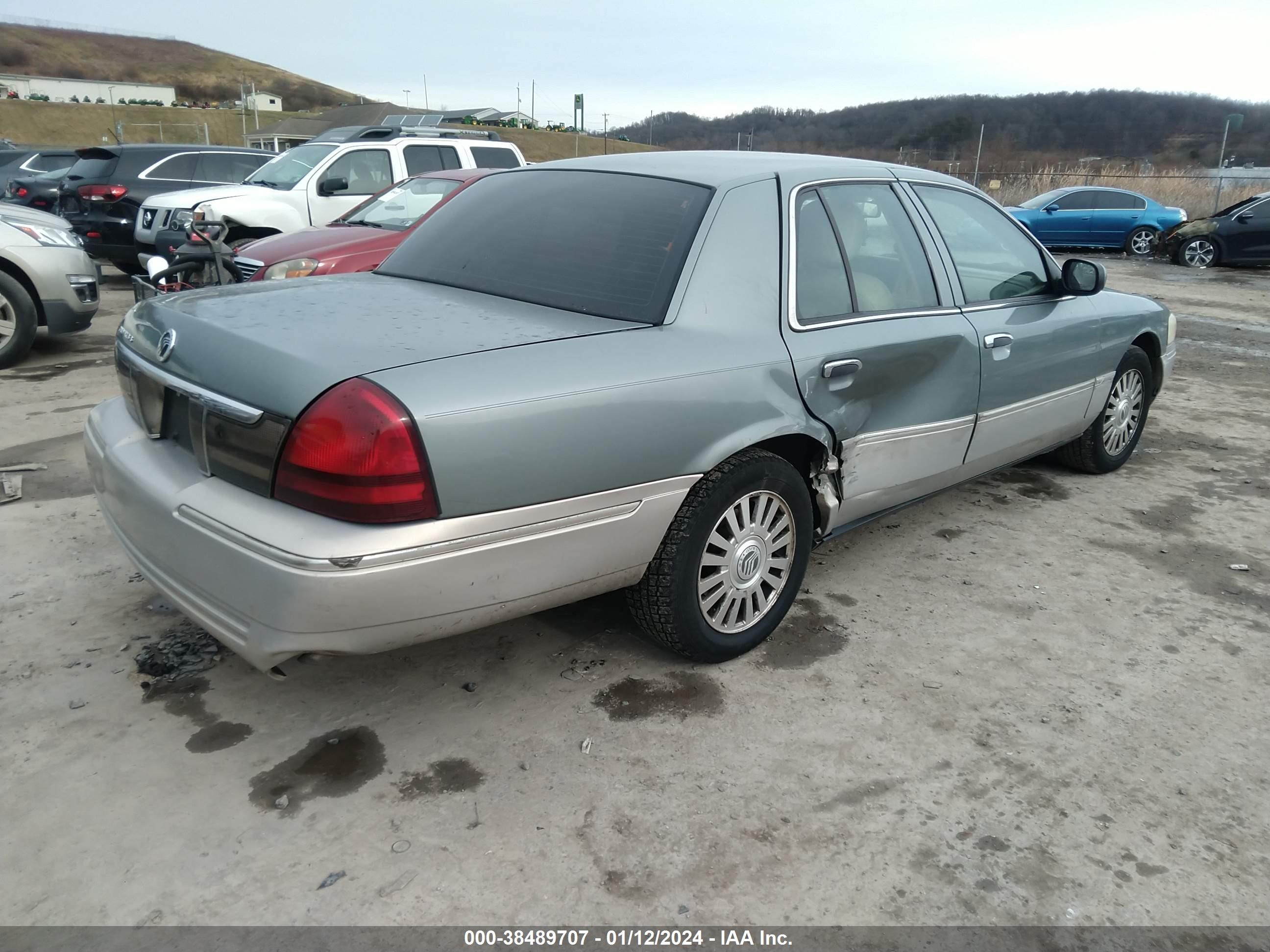 Photo 3 VIN: 2MEFM75V66X616371 - MERCURY GRAND MARQUIS 