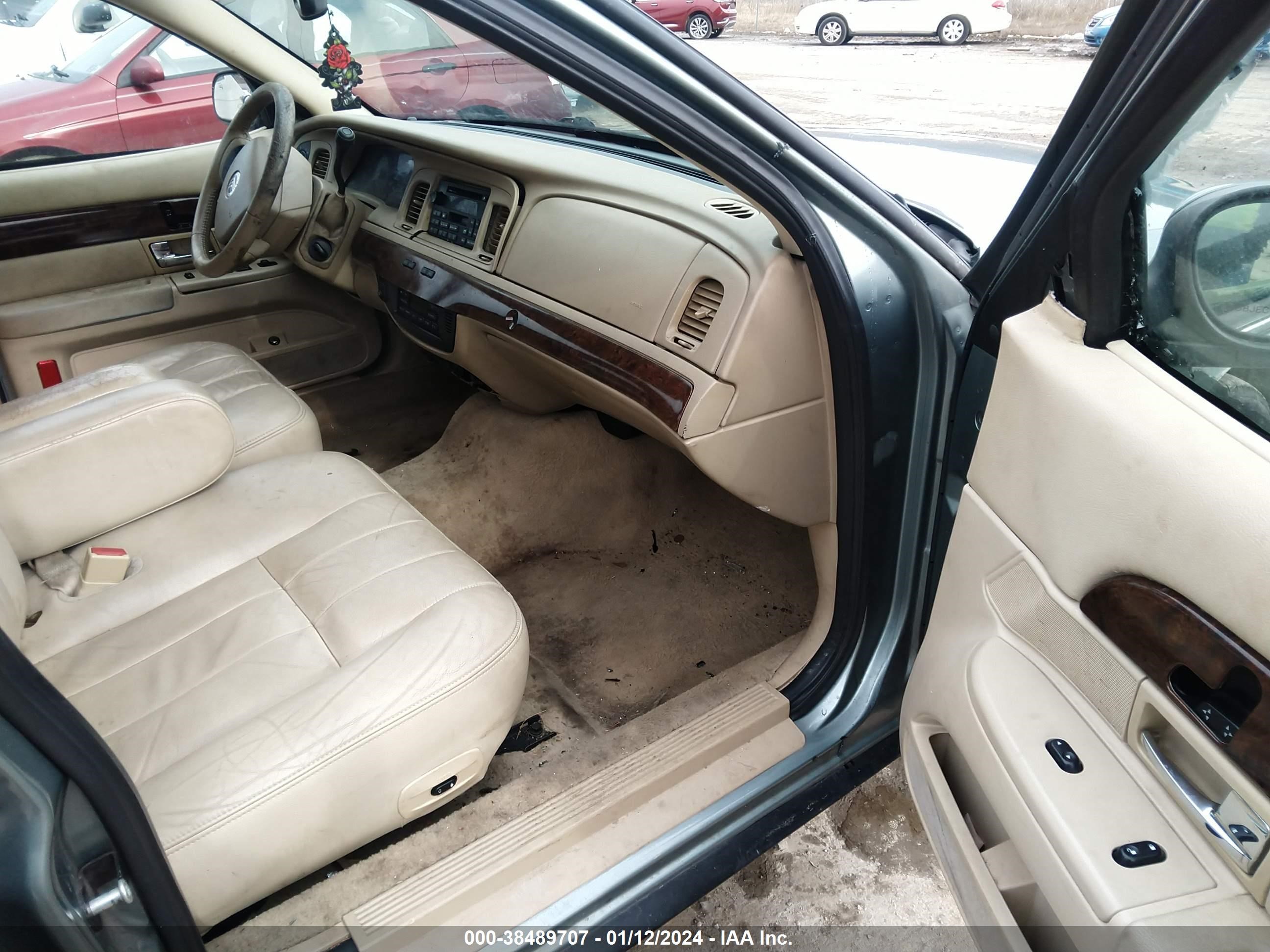 Photo 4 VIN: 2MEFM75V66X616371 - MERCURY GRAND MARQUIS 