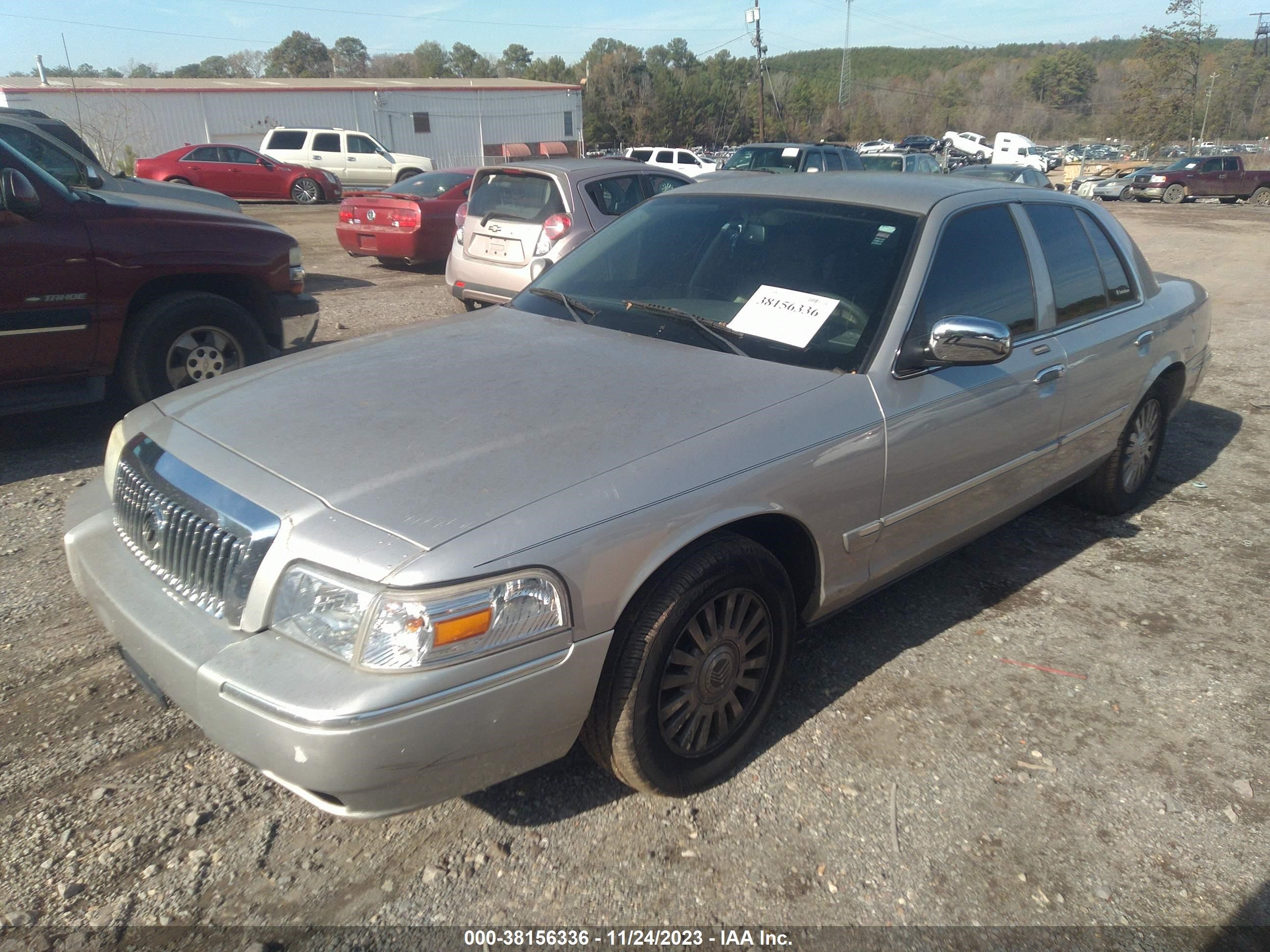 Photo 1 VIN: 2MEFM75V66X650701 - MERCURY GRAND MARQUIS 