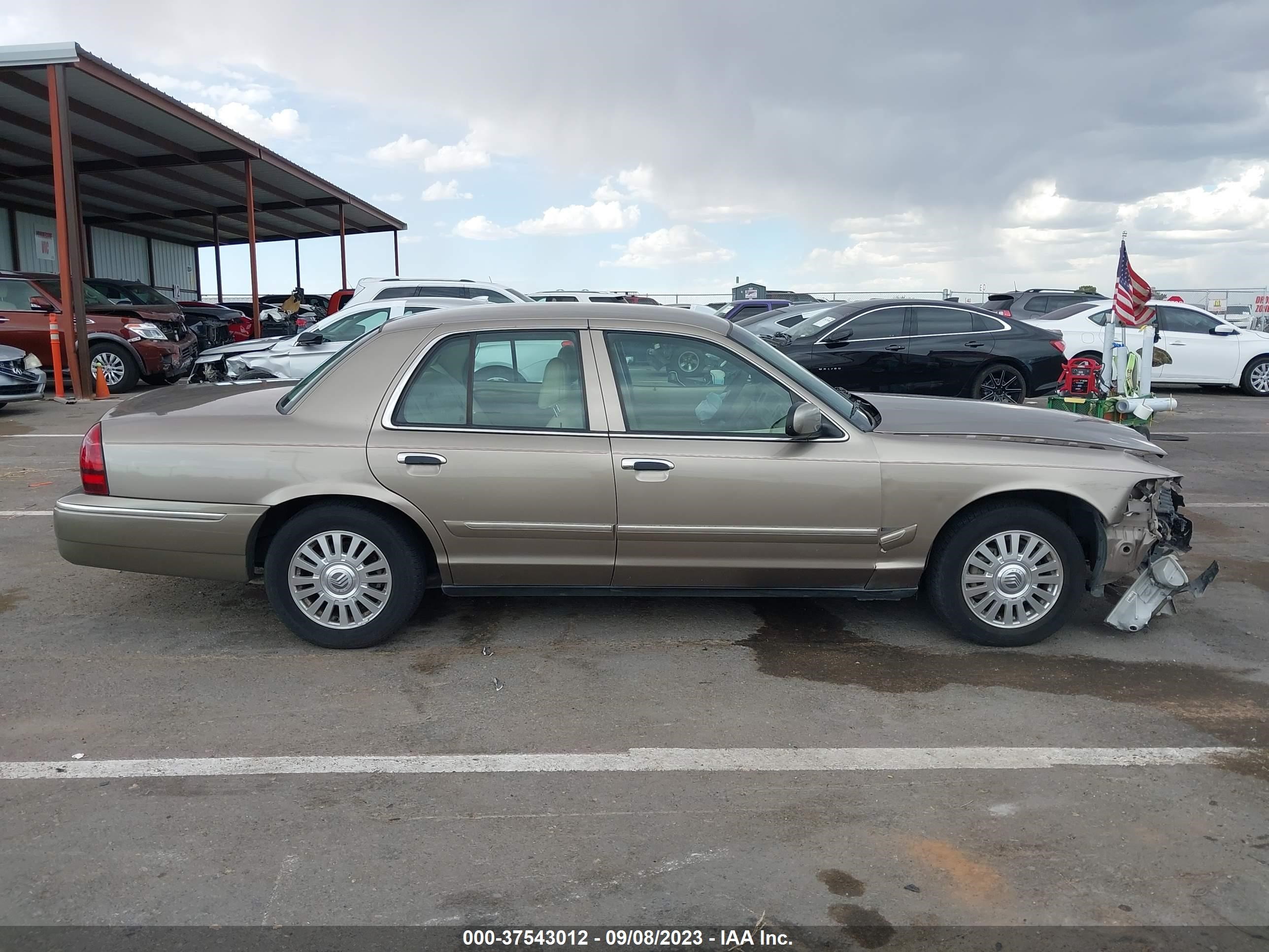 Photo 12 VIN: 2MEFM75V76X650903 - MERCURY GRAND MARQUIS 