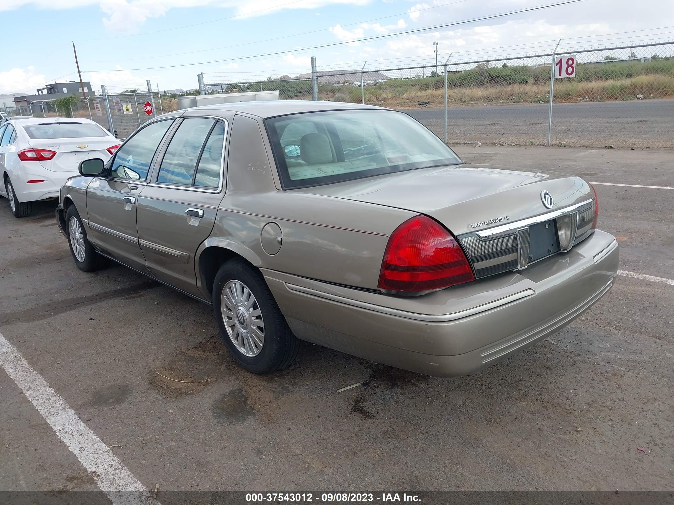 Photo 2 VIN: 2MEFM75V76X650903 - MERCURY GRAND MARQUIS 