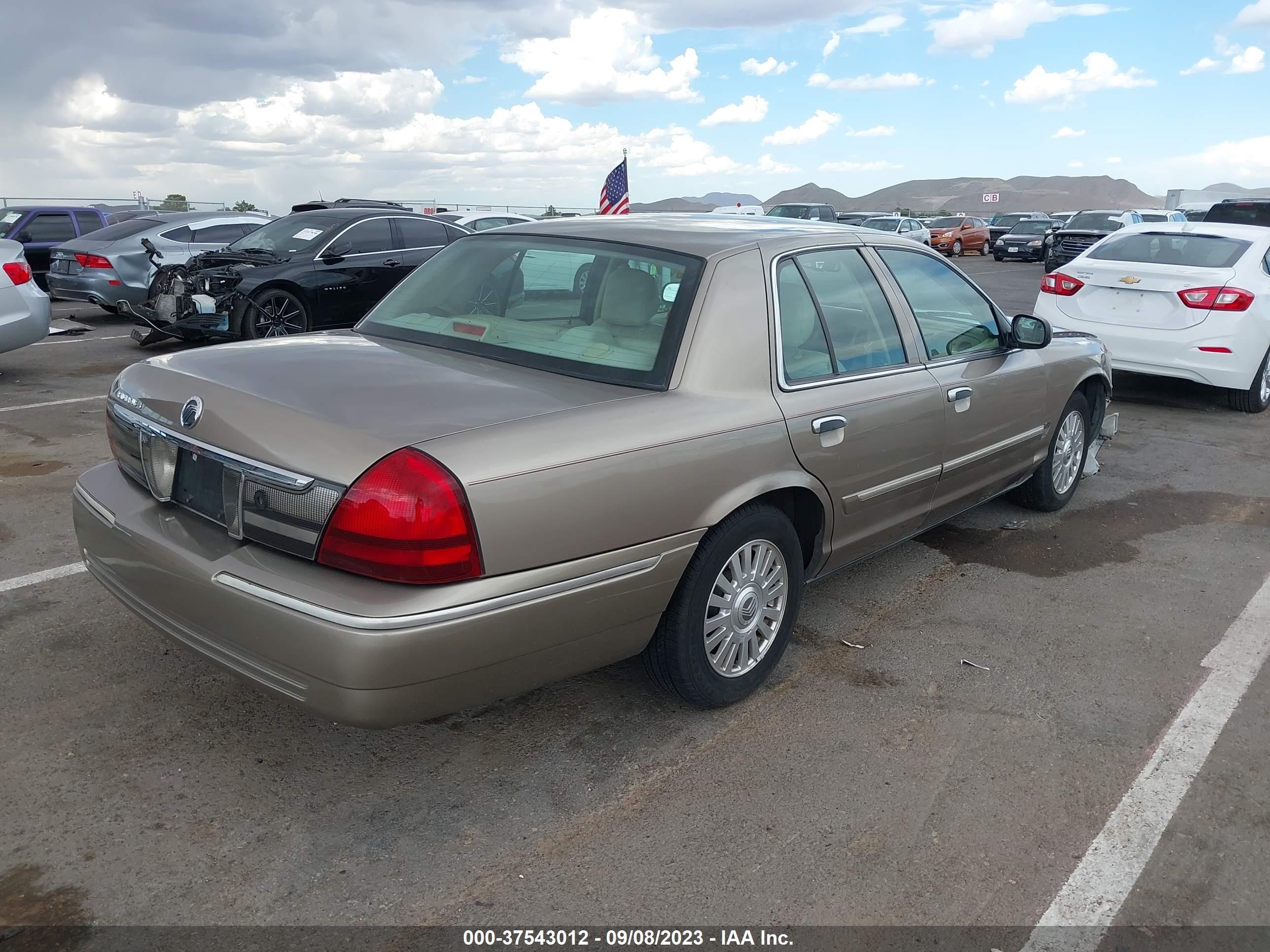 Photo 3 VIN: 2MEFM75V76X650903 - MERCURY GRAND MARQUIS 