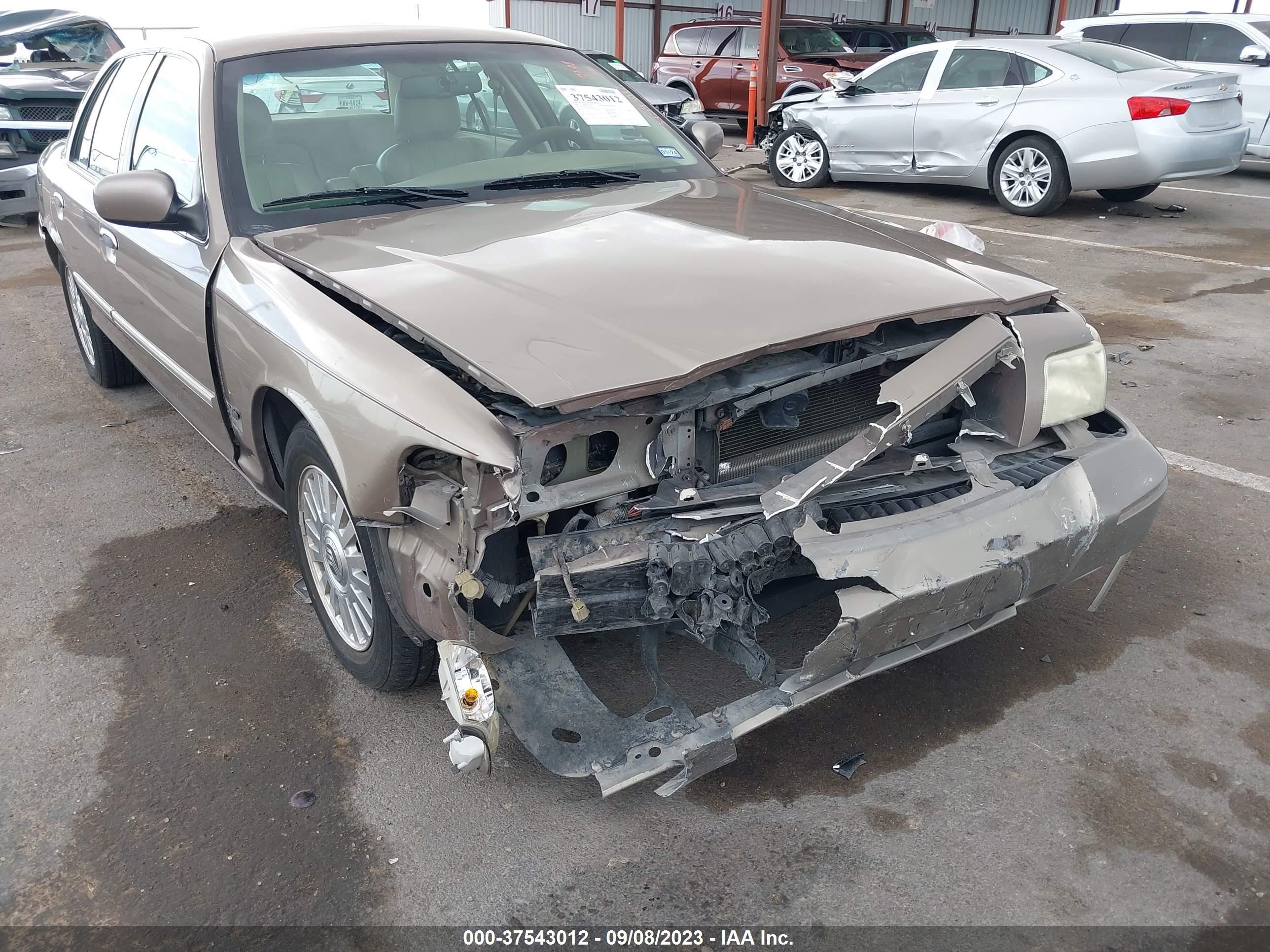 Photo 5 VIN: 2MEFM75V76X650903 - MERCURY GRAND MARQUIS 