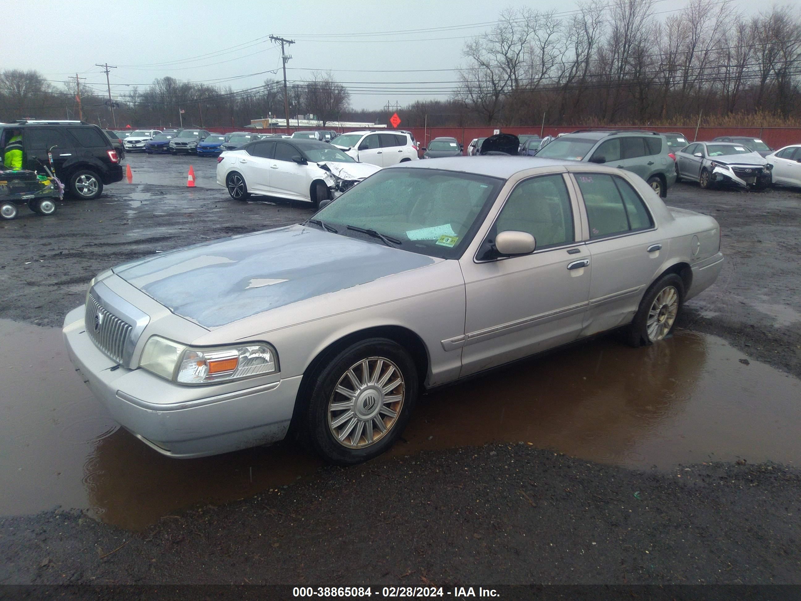 Photo 1 VIN: 2MEFM75V78X658146 - MERCURY GRAND MARQUIS 