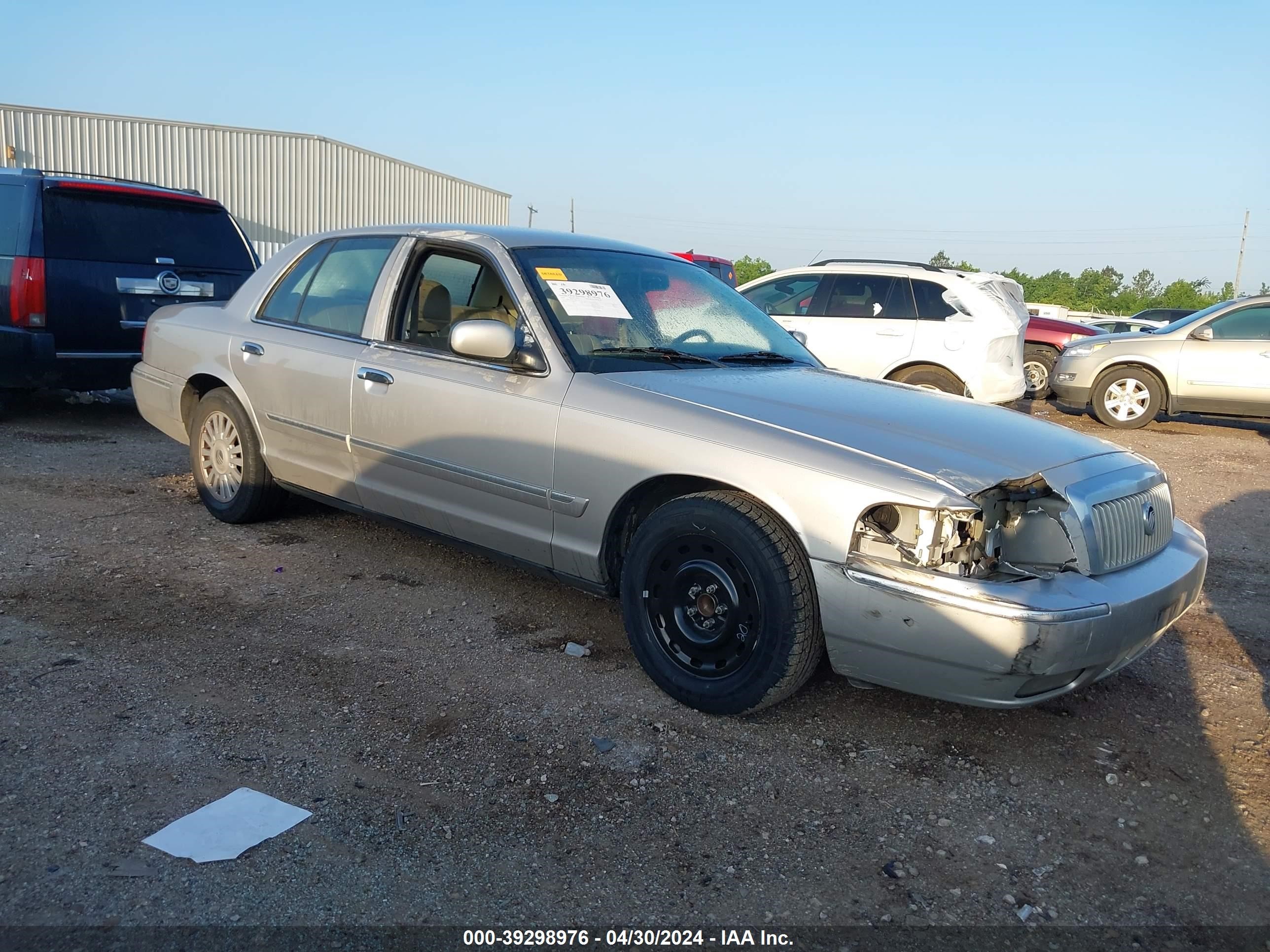 Photo 0 VIN: 2MEFM75V88X615323 - MERCURY GRAND MARQUIS 