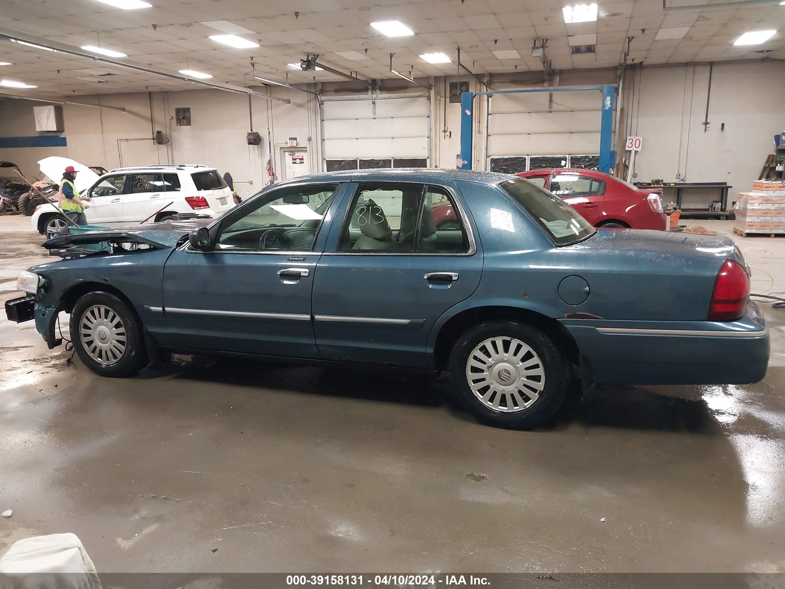 Photo 14 VIN: 2MEFM75V97X640455 - MERCURY GRAND MARQUIS 