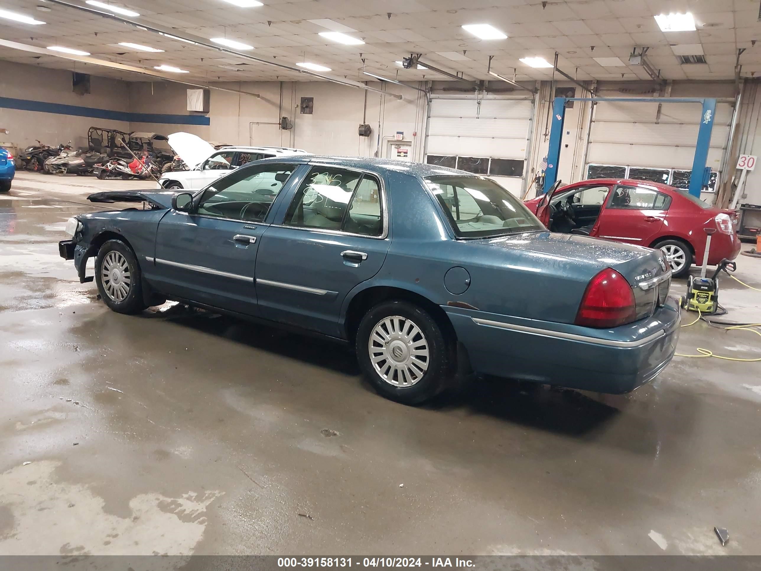 Photo 2 VIN: 2MEFM75V97X640455 - MERCURY GRAND MARQUIS 