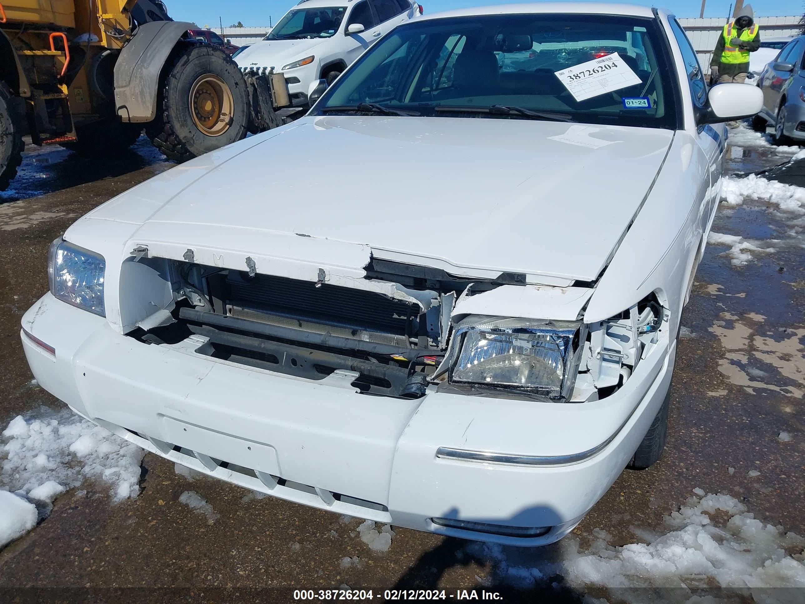 Photo 5 VIN: 2MEFM75V98X631188 - MERCURY GRAND MARQUIS 