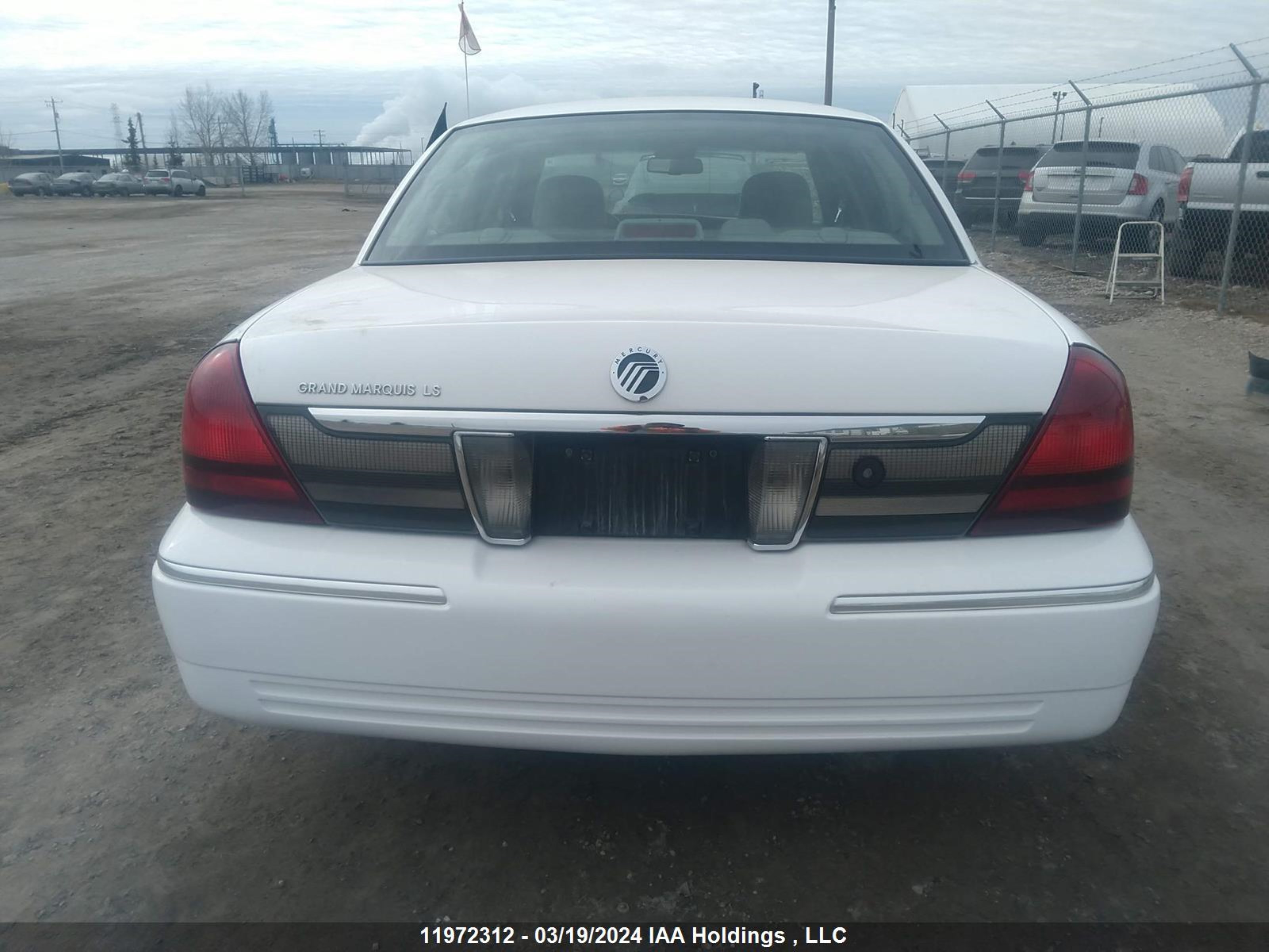 Photo 16 VIN: 2MEFM75VX8X629546 - MERCURY GRAND MARQUIS 