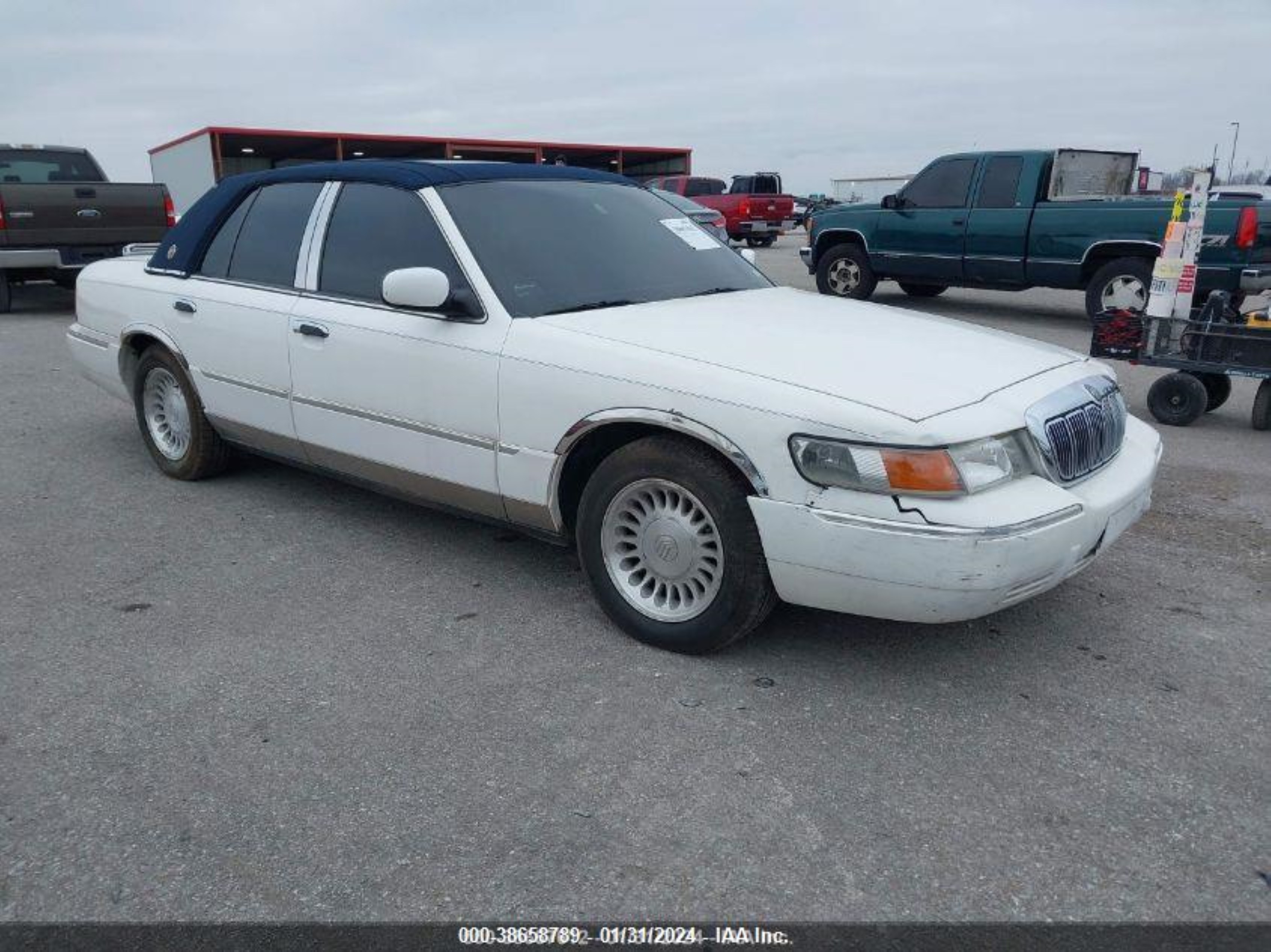 Photo 0 VIN: 2MEFM75W01X625732 - MERCURY GRAND MARQUIS 