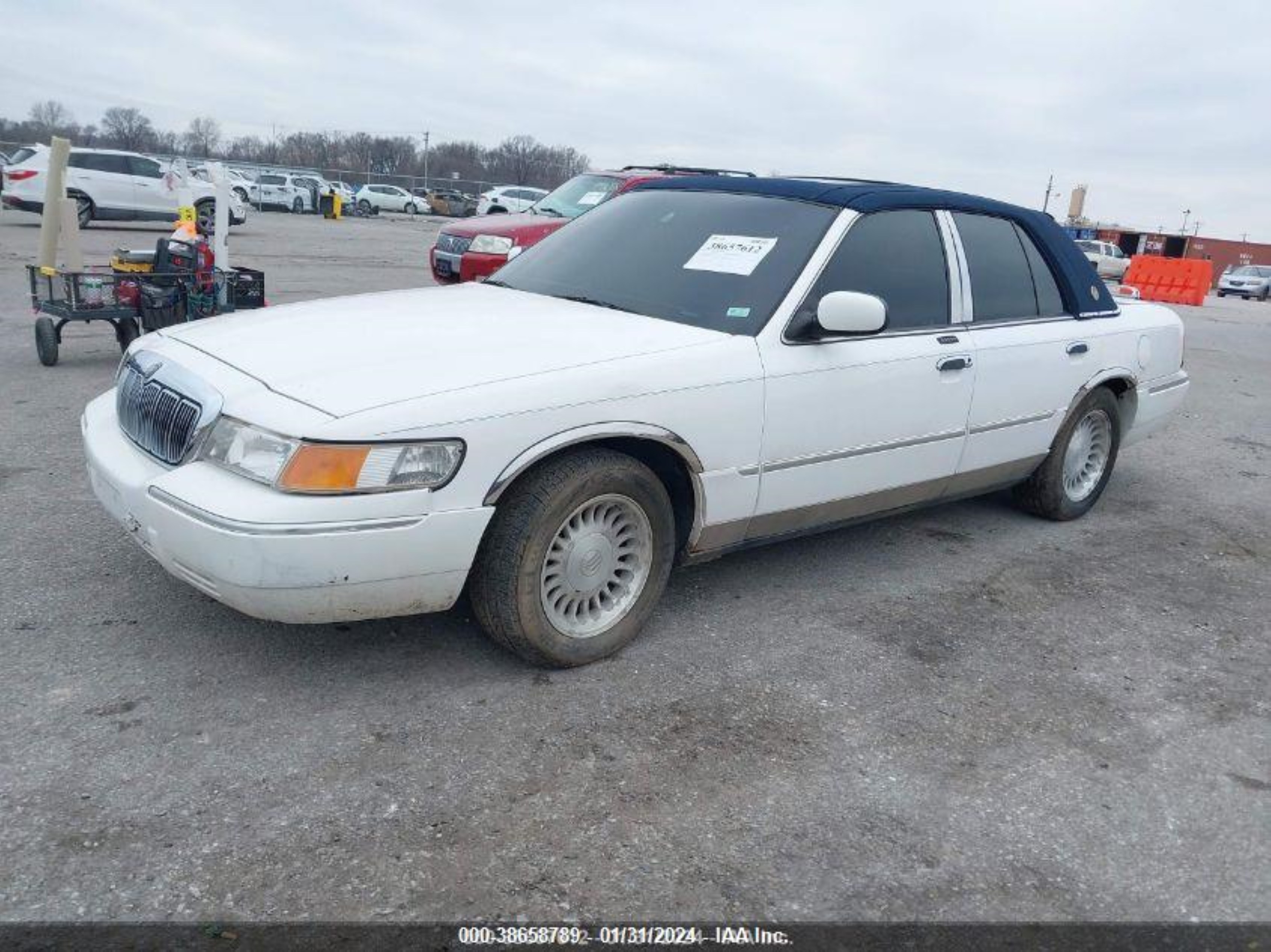 Photo 1 VIN: 2MEFM75W01X625732 - MERCURY GRAND MARQUIS 