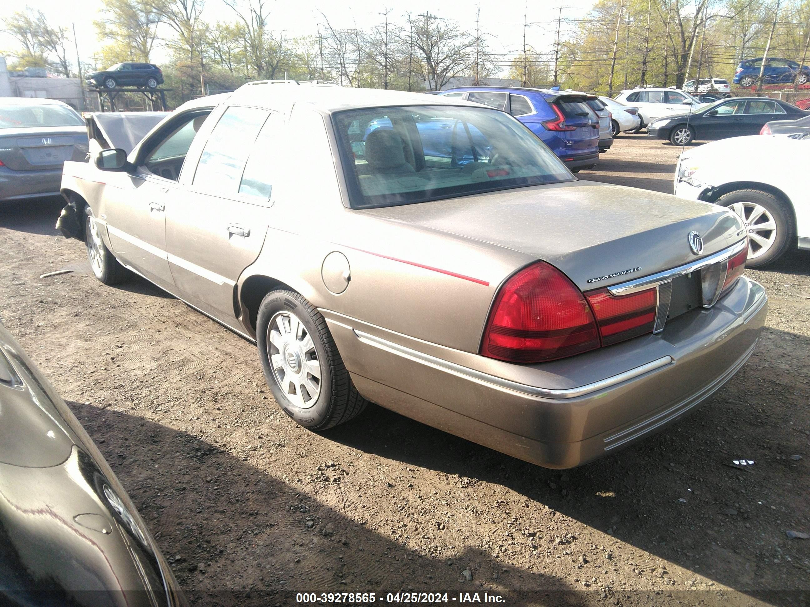 Photo 2 VIN: 2MEFM75W05X651690 - MERCURY GRAND MARQUIS 