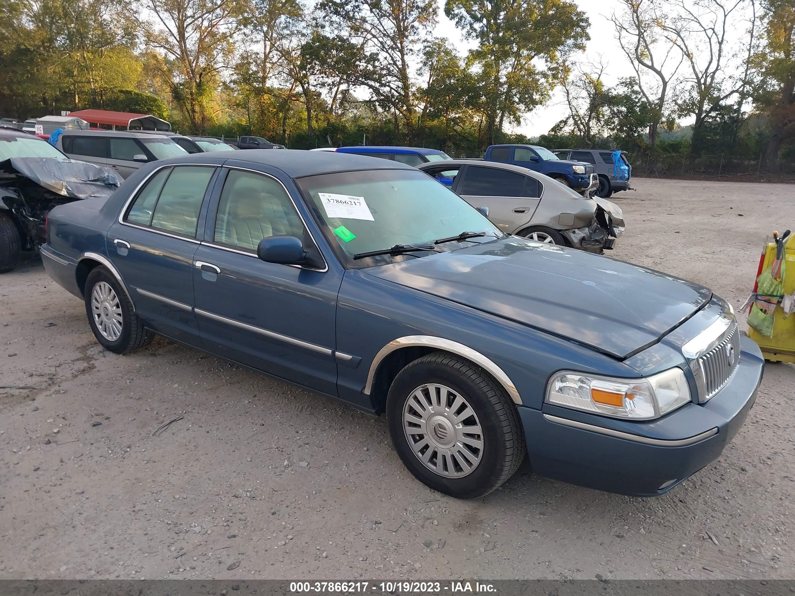 Photo 0 VIN: 2MEFM75W07X606705 - MERCURY GRAND MARQUIS 