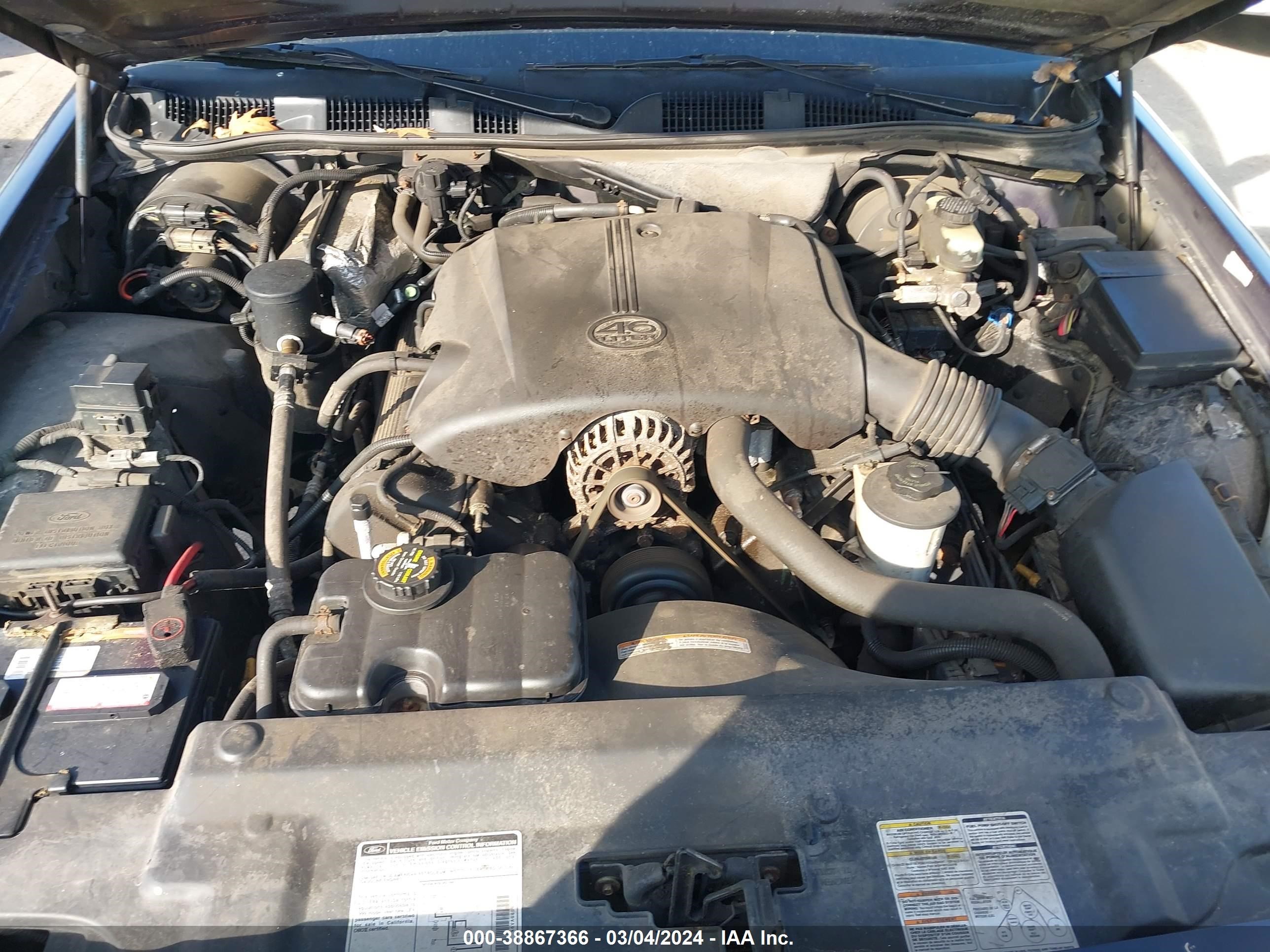 Photo 9 VIN: 2MEFM75W0XX645553 - MERCURY GRAND MARQUIS 