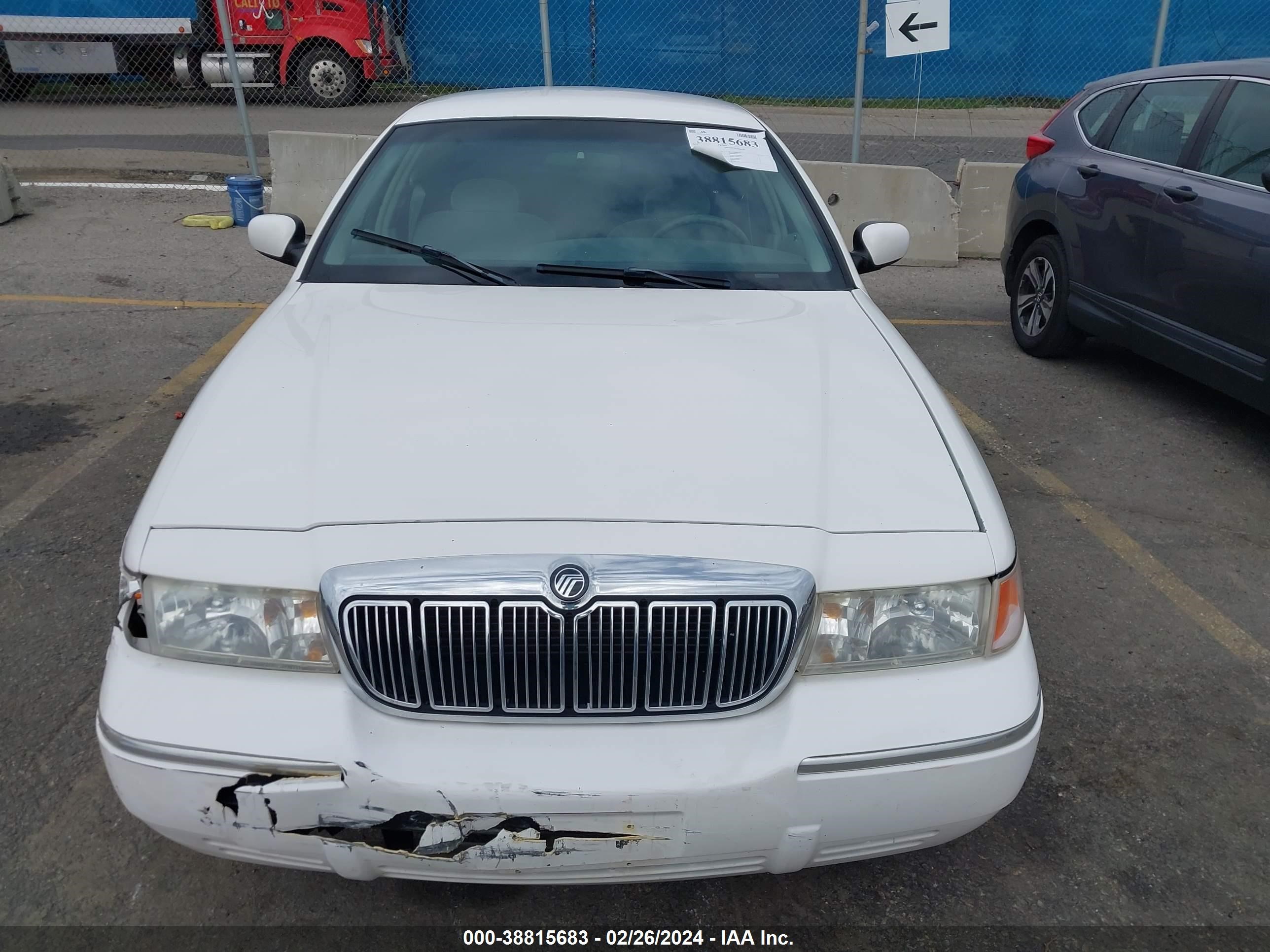 Photo 11 VIN: 2MEFM75W0XX671490 - MERCURY GRAND MARQUIS 