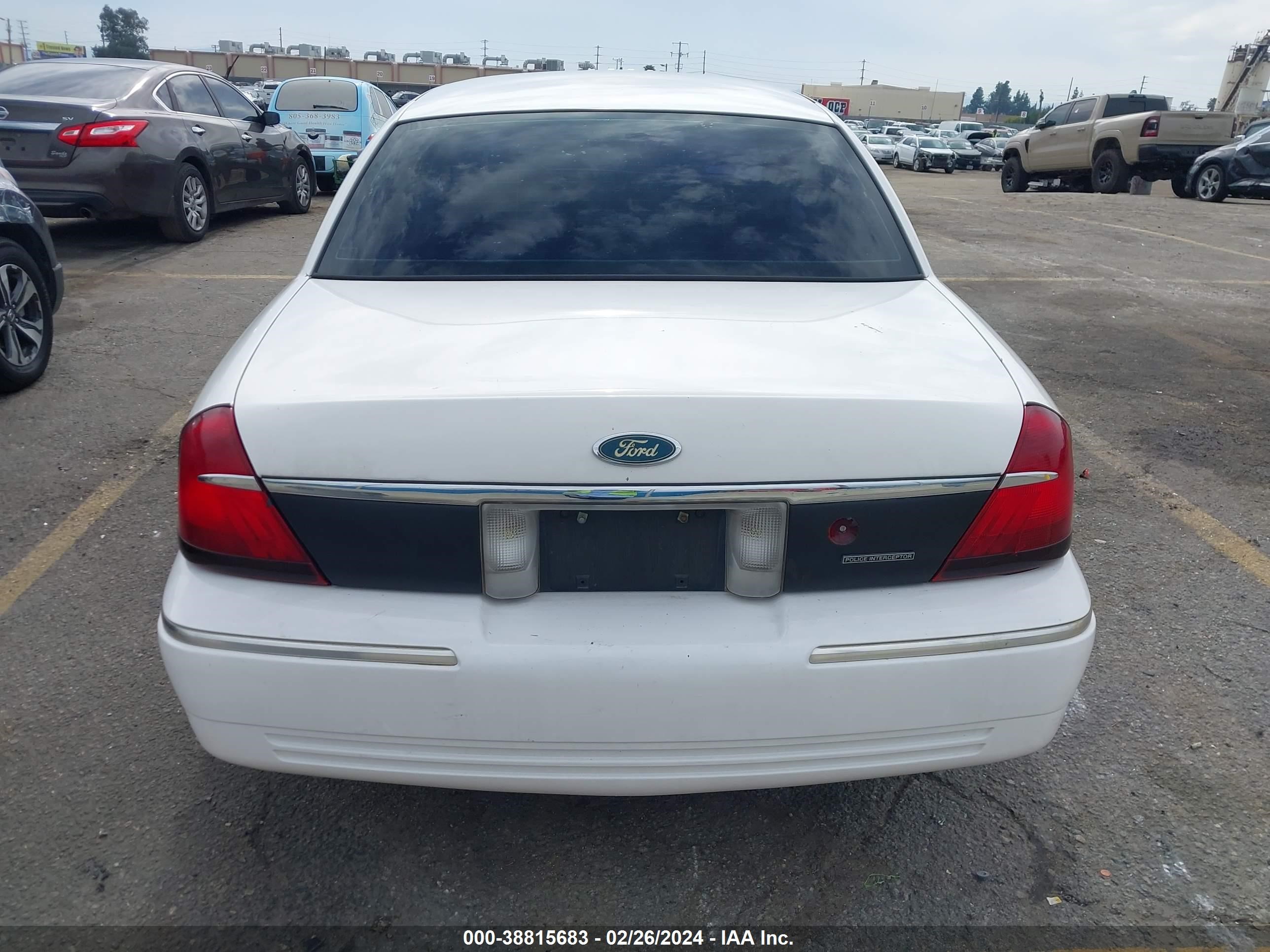 Photo 15 VIN: 2MEFM75W0XX671490 - MERCURY GRAND MARQUIS 