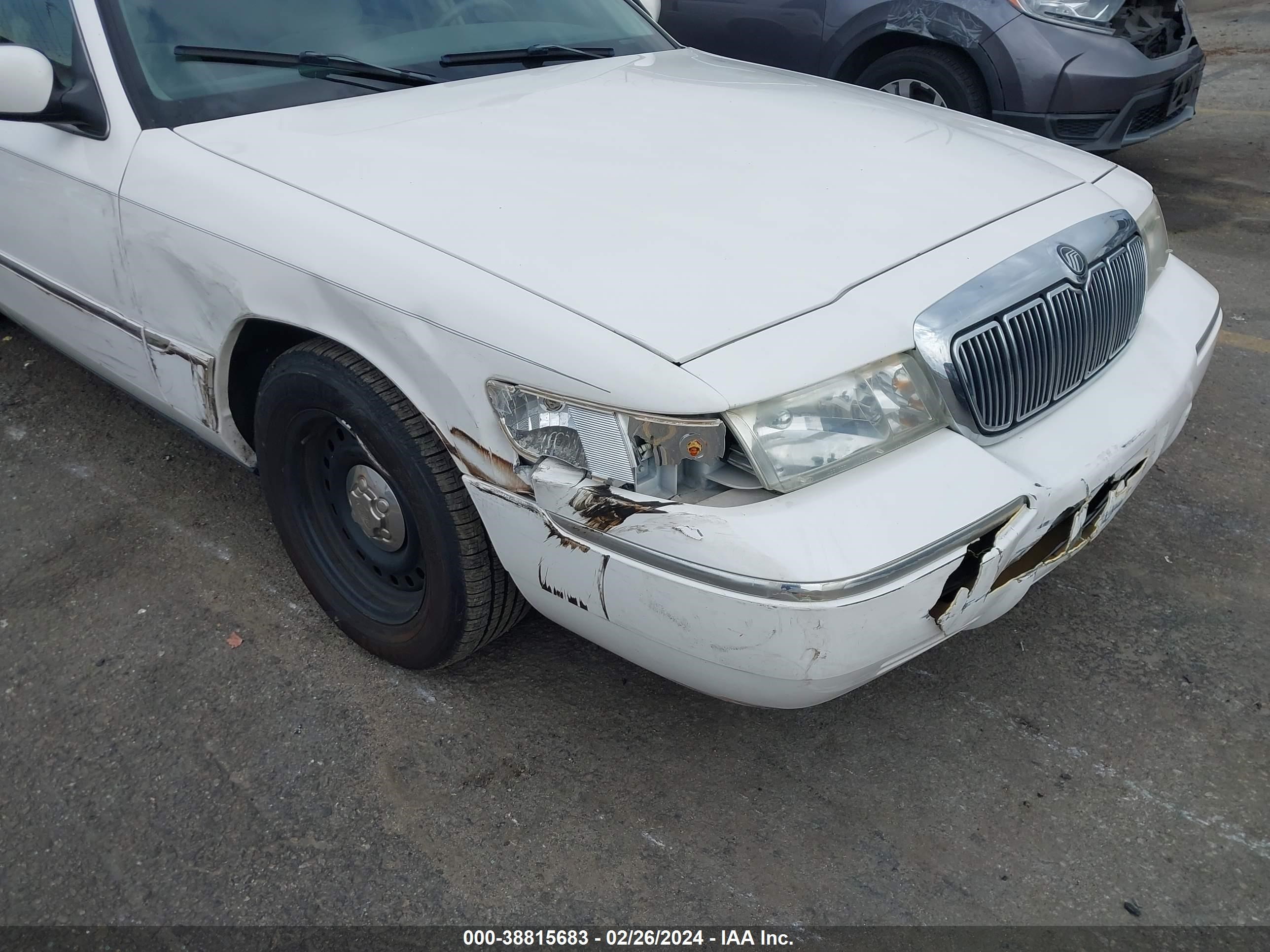 Photo 5 VIN: 2MEFM75W0XX671490 - MERCURY GRAND MARQUIS 