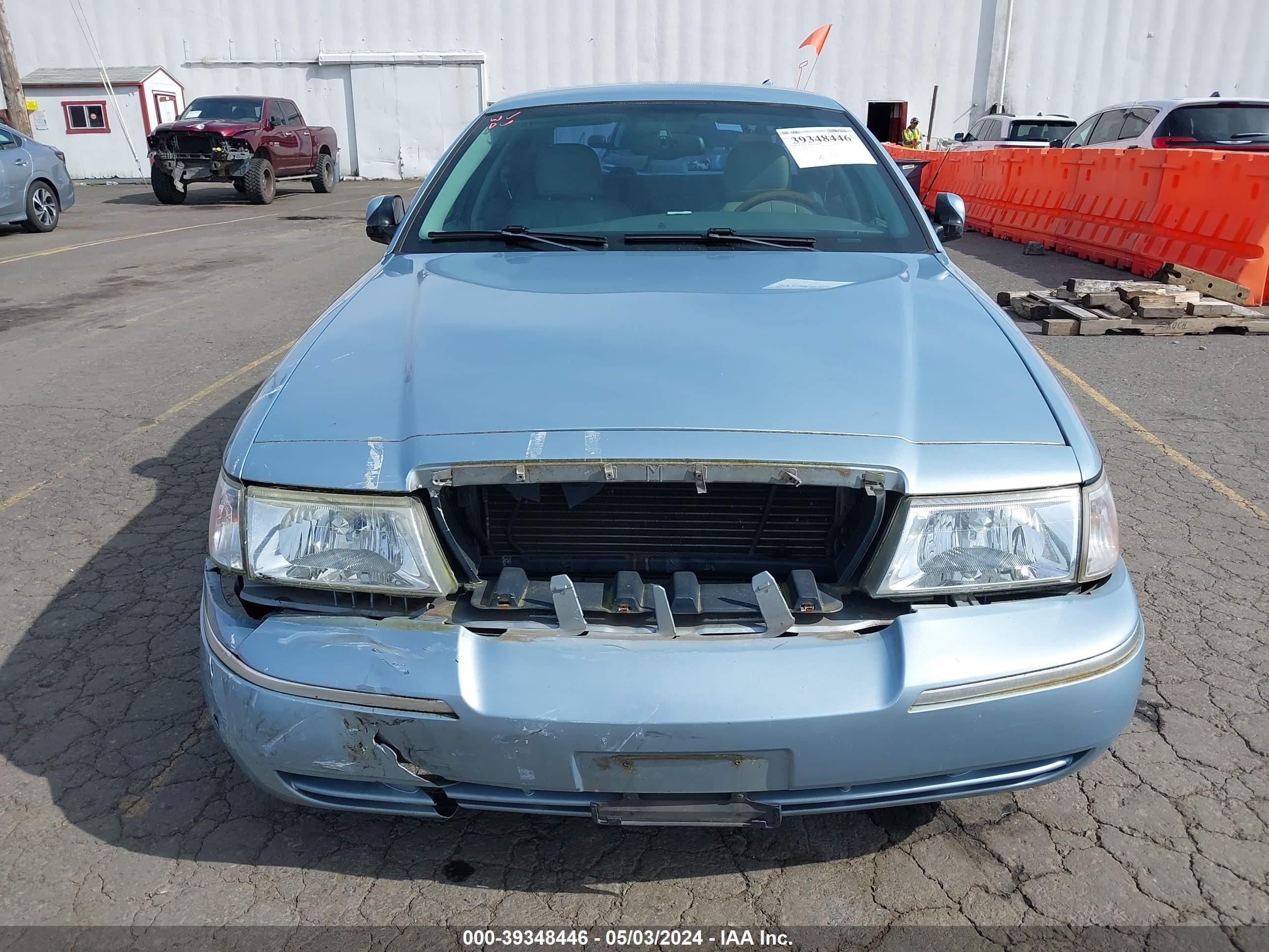 Photo 12 VIN: 2MEFM75W13X709531 - MERCURY GRAND MARQUIS 