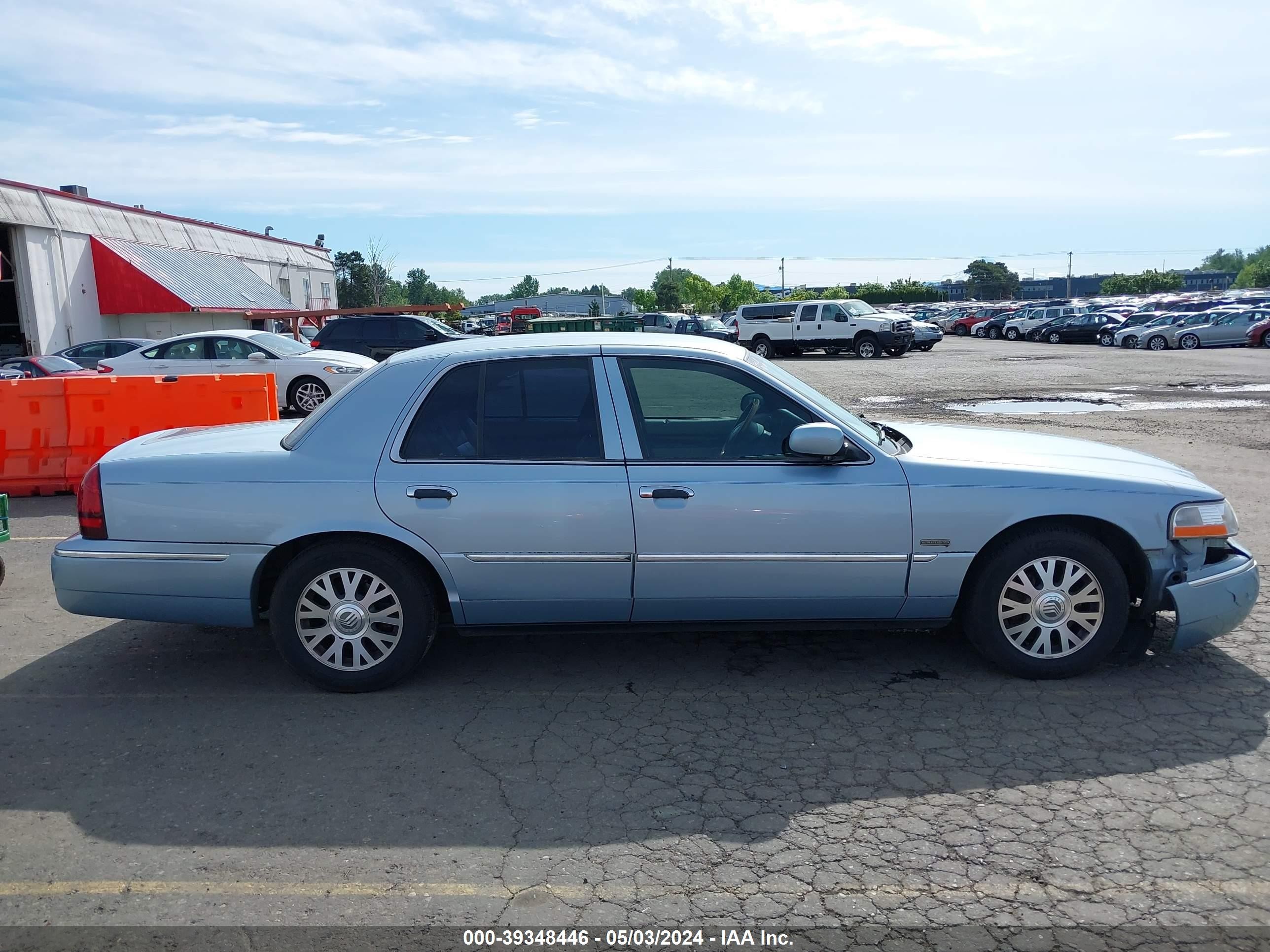 Photo 13 VIN: 2MEFM75W13X709531 - MERCURY GRAND MARQUIS 