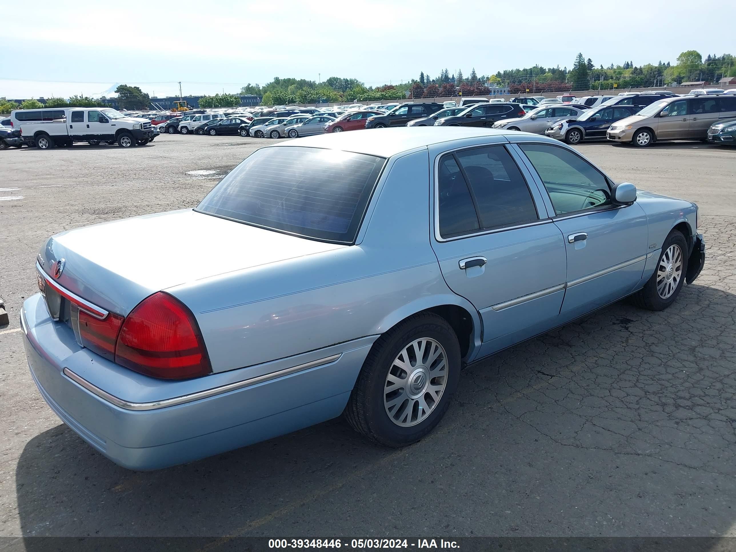 Photo 3 VIN: 2MEFM75W13X709531 - MERCURY GRAND MARQUIS 