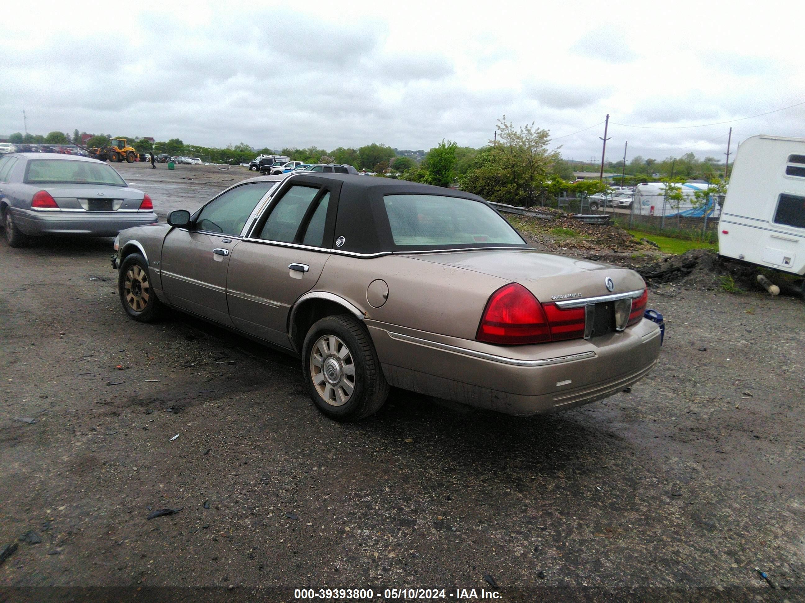 Photo 2 VIN: 2MEFM75W14X610290 - MERCURY GRAND MARQUIS 