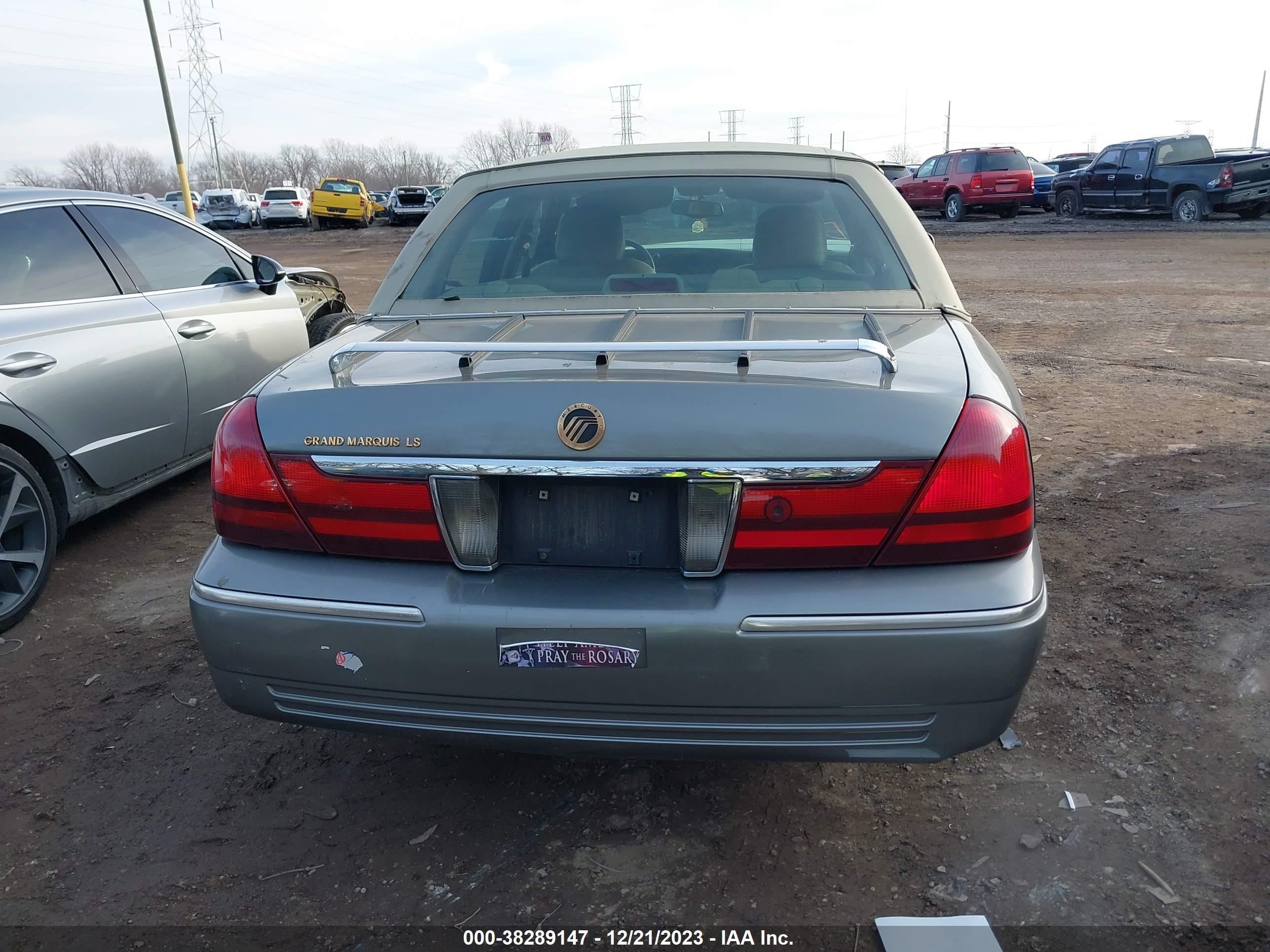 Photo 15 VIN: 2MEFM75W14X619491 - MERCURY GRAND MARQUIS 