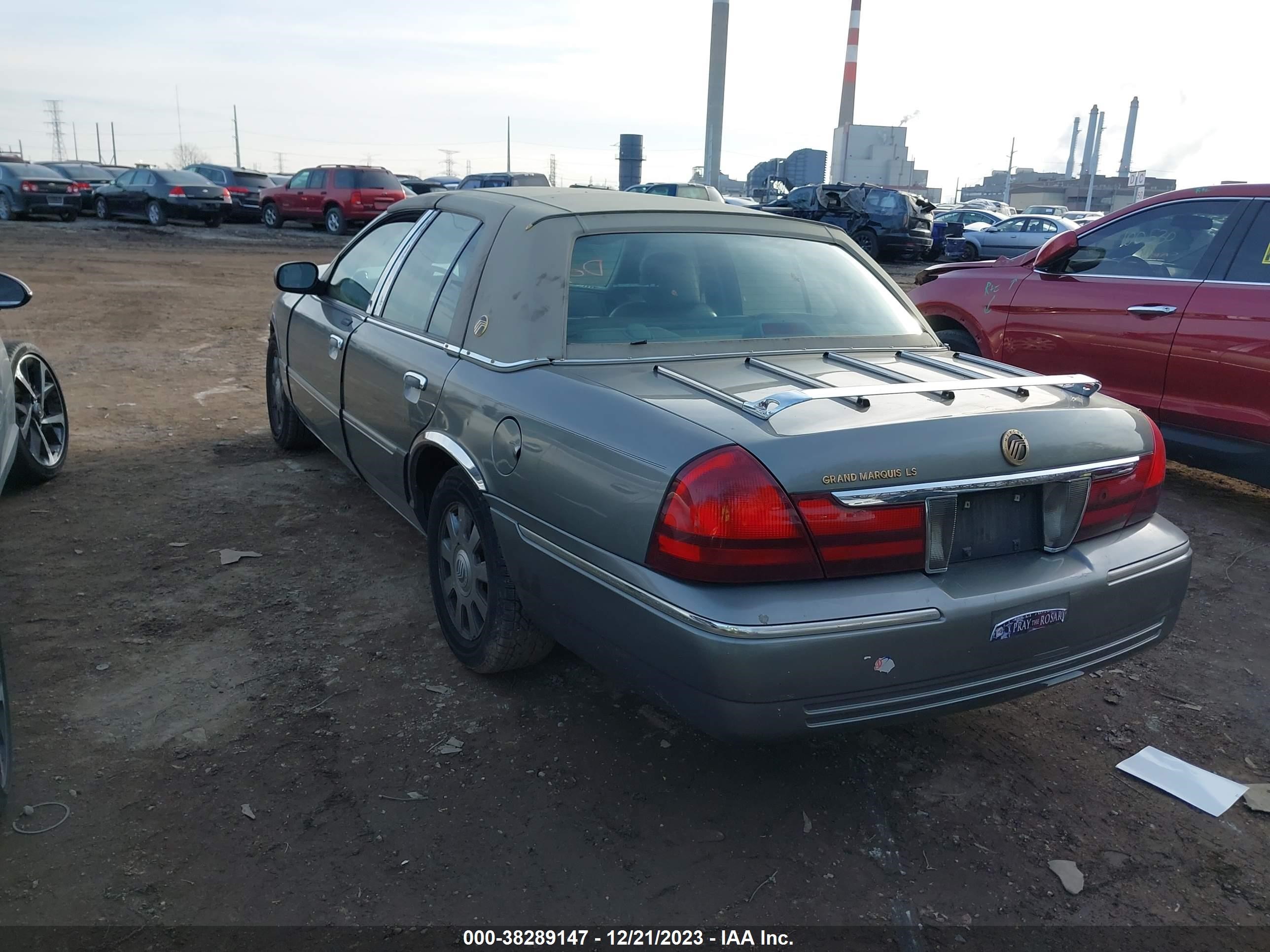 Photo 2 VIN: 2MEFM75W14X619491 - MERCURY GRAND MARQUIS 