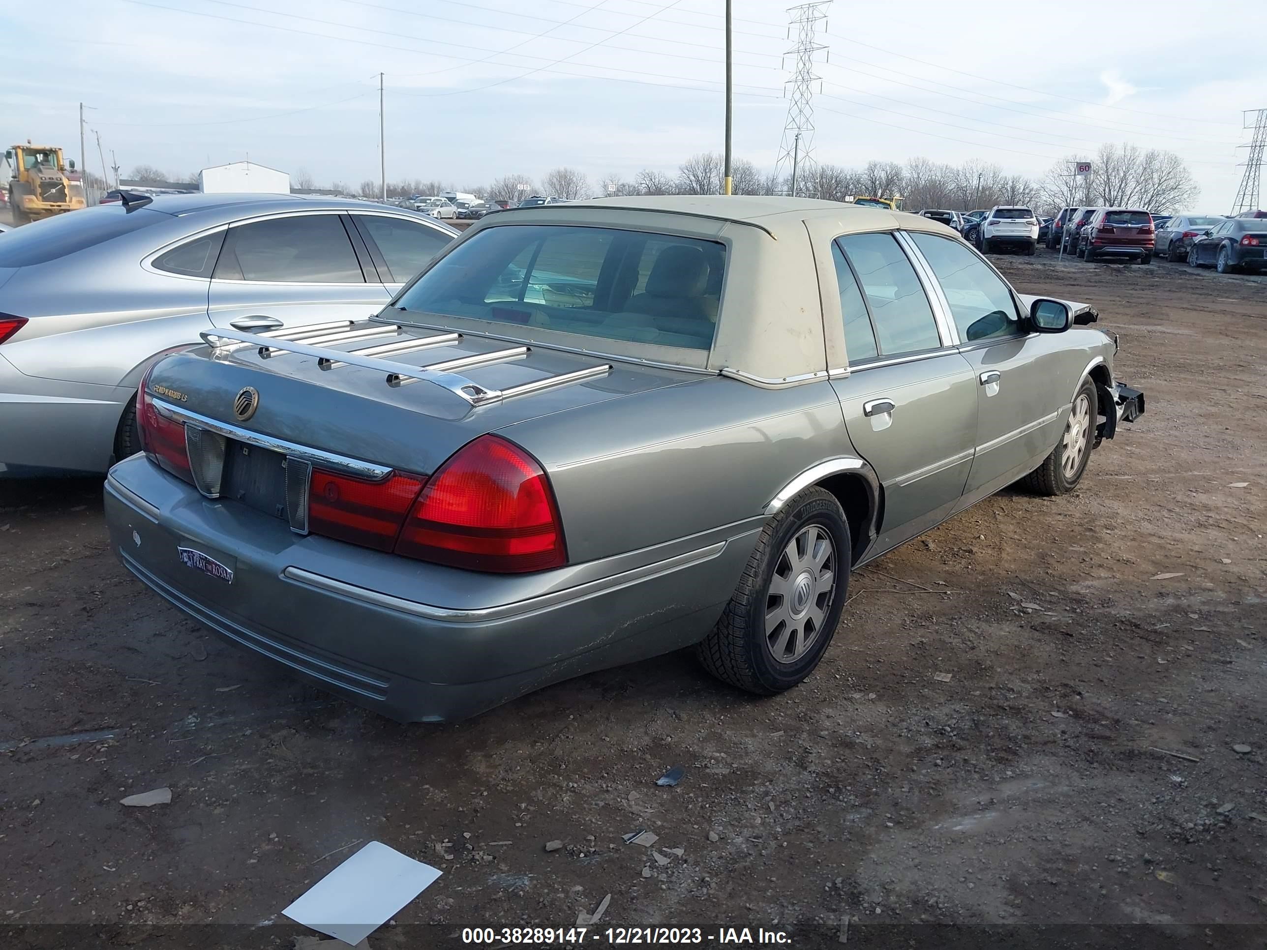 Photo 3 VIN: 2MEFM75W14X619491 - MERCURY GRAND MARQUIS 