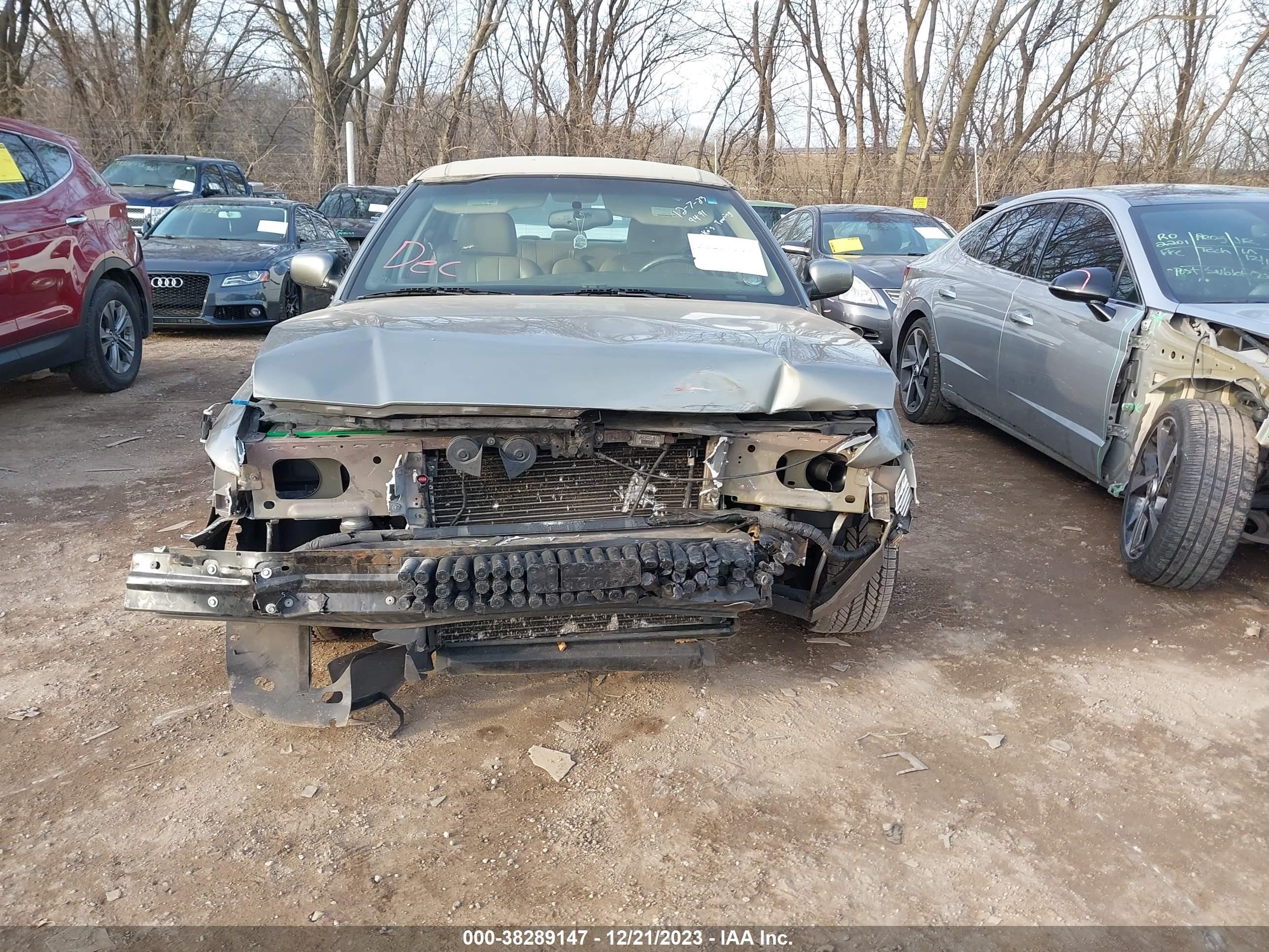 Photo 5 VIN: 2MEFM75W14X619491 - MERCURY GRAND MARQUIS 