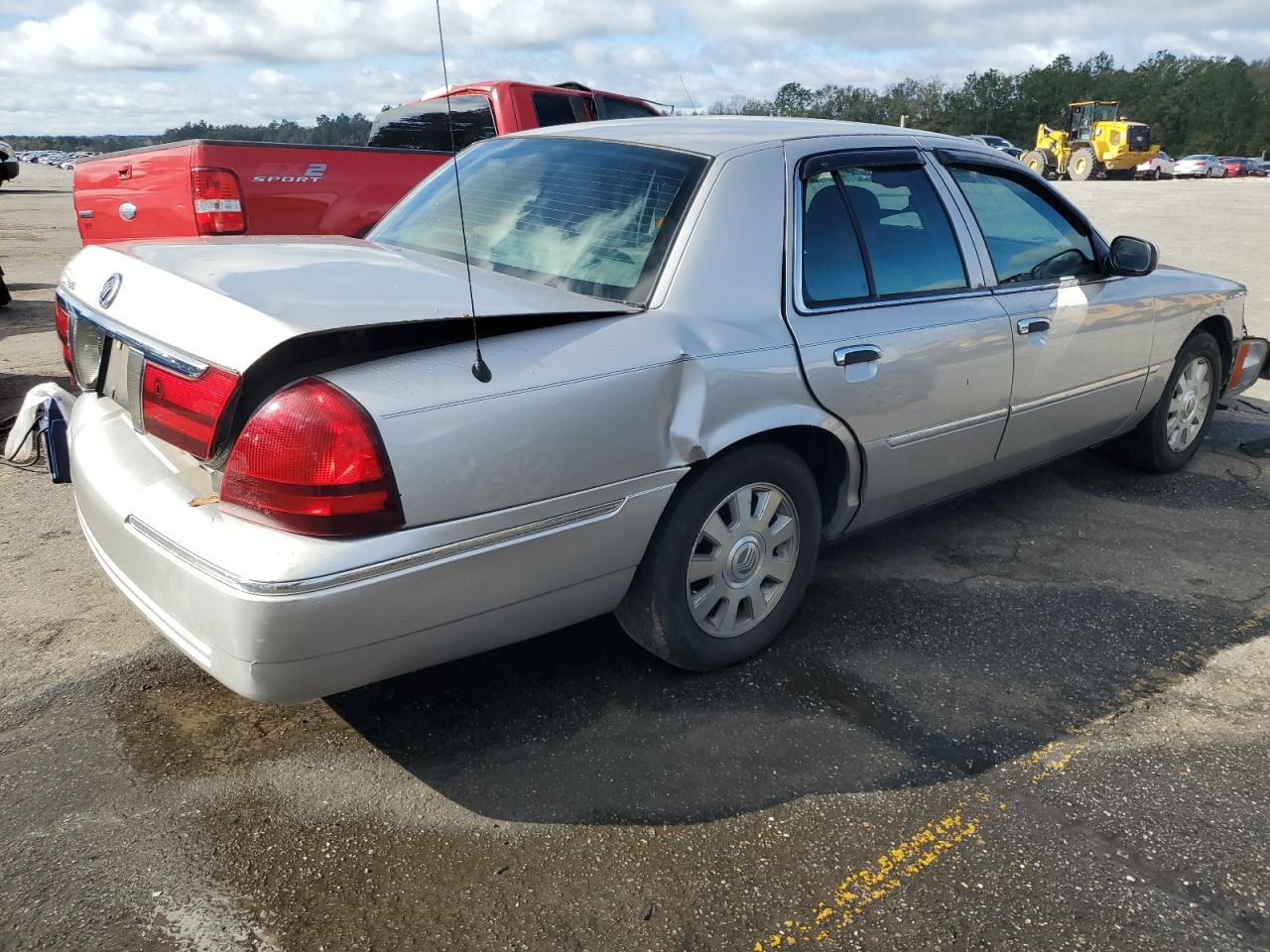 Photo 2 VIN: 2MEFM75W15X665940 - MERCURY GRAND MARQUIS 