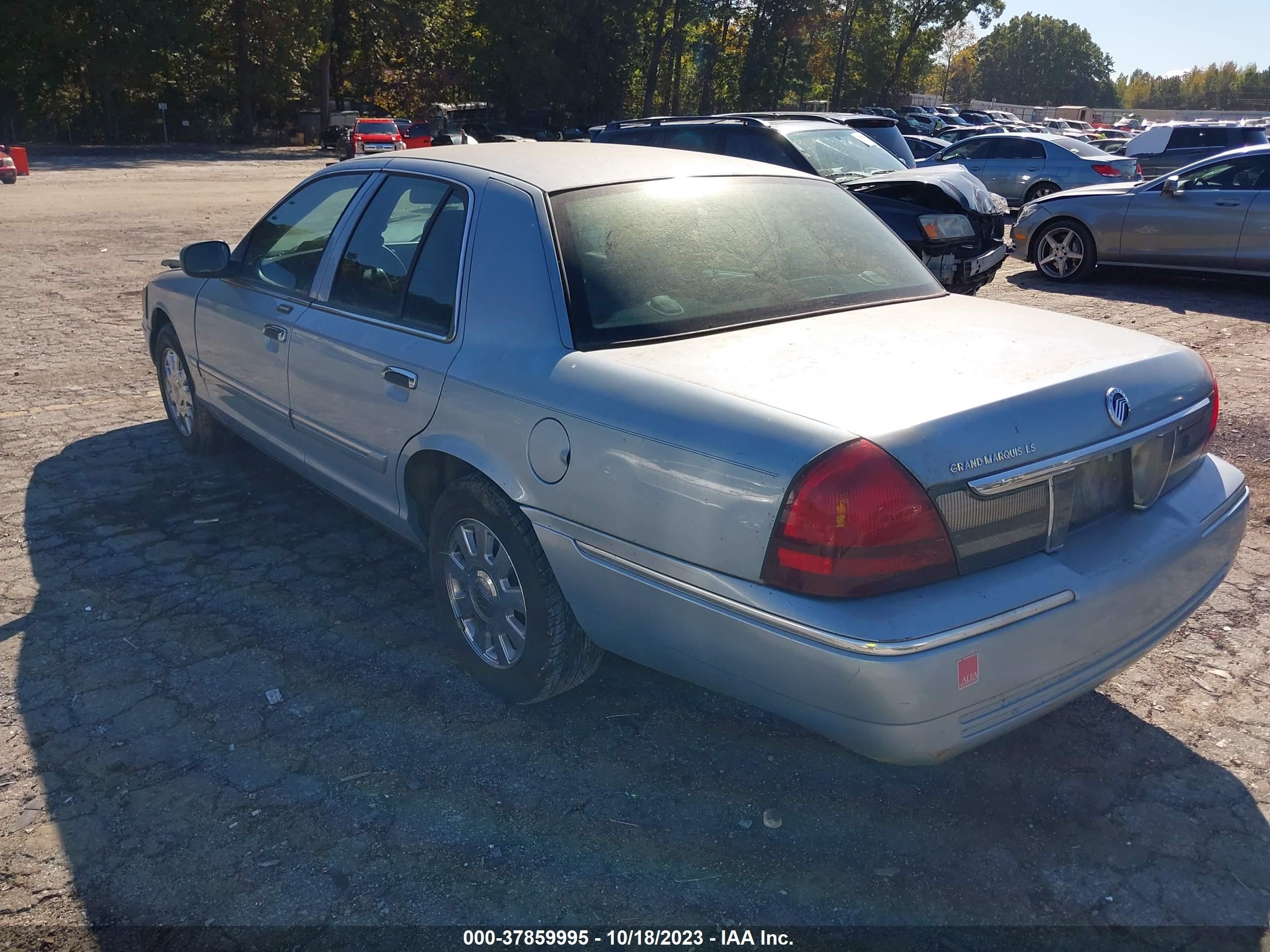 Photo 2 VIN: 2MEFM75W16X605741 - MERCURY GRAND MARQUIS 