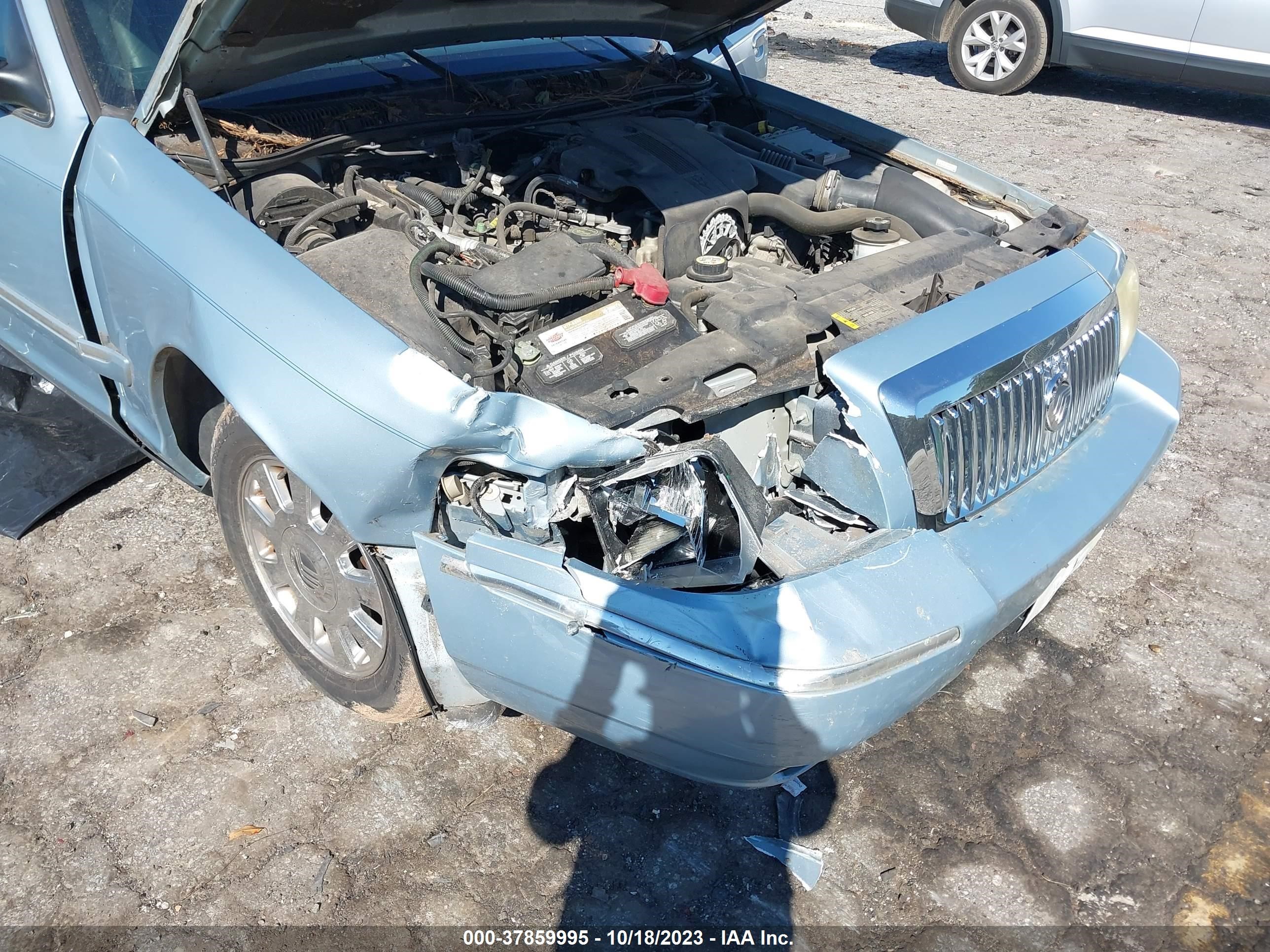 Photo 5 VIN: 2MEFM75W16X605741 - MERCURY GRAND MARQUIS 