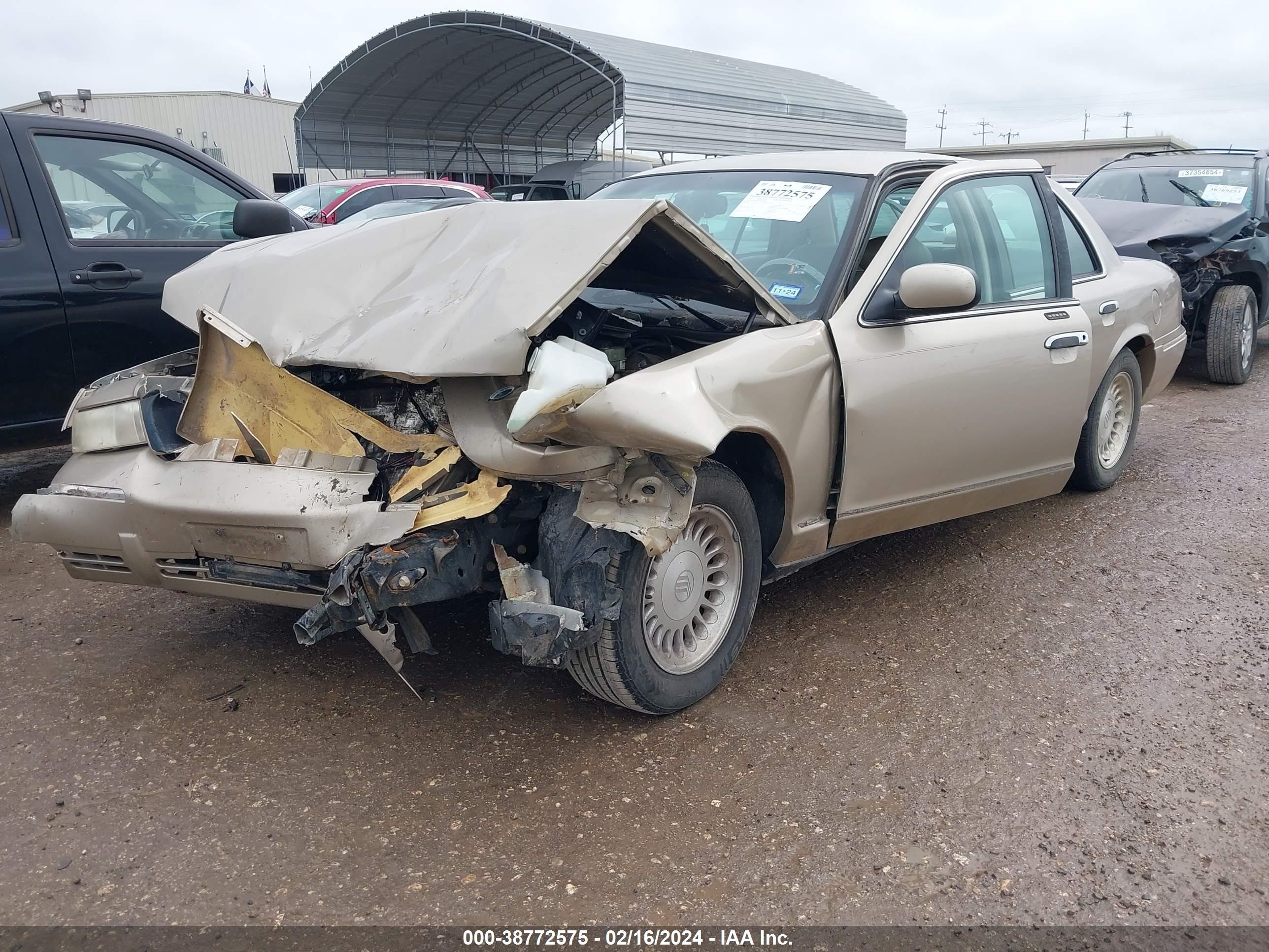 Photo 1 VIN: 2MEFM75W1XX678576 - MERCURY GRAND MARQUIS 