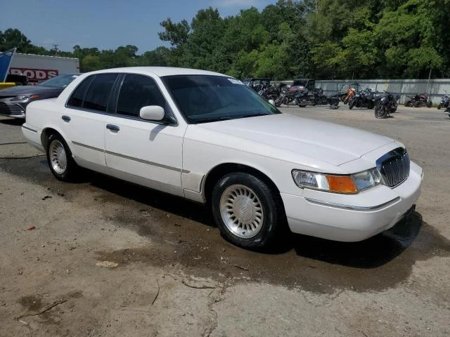 Photo 3 VIN: 2MEFM75W1YX635258 - MERCURY GRAND MARQ 