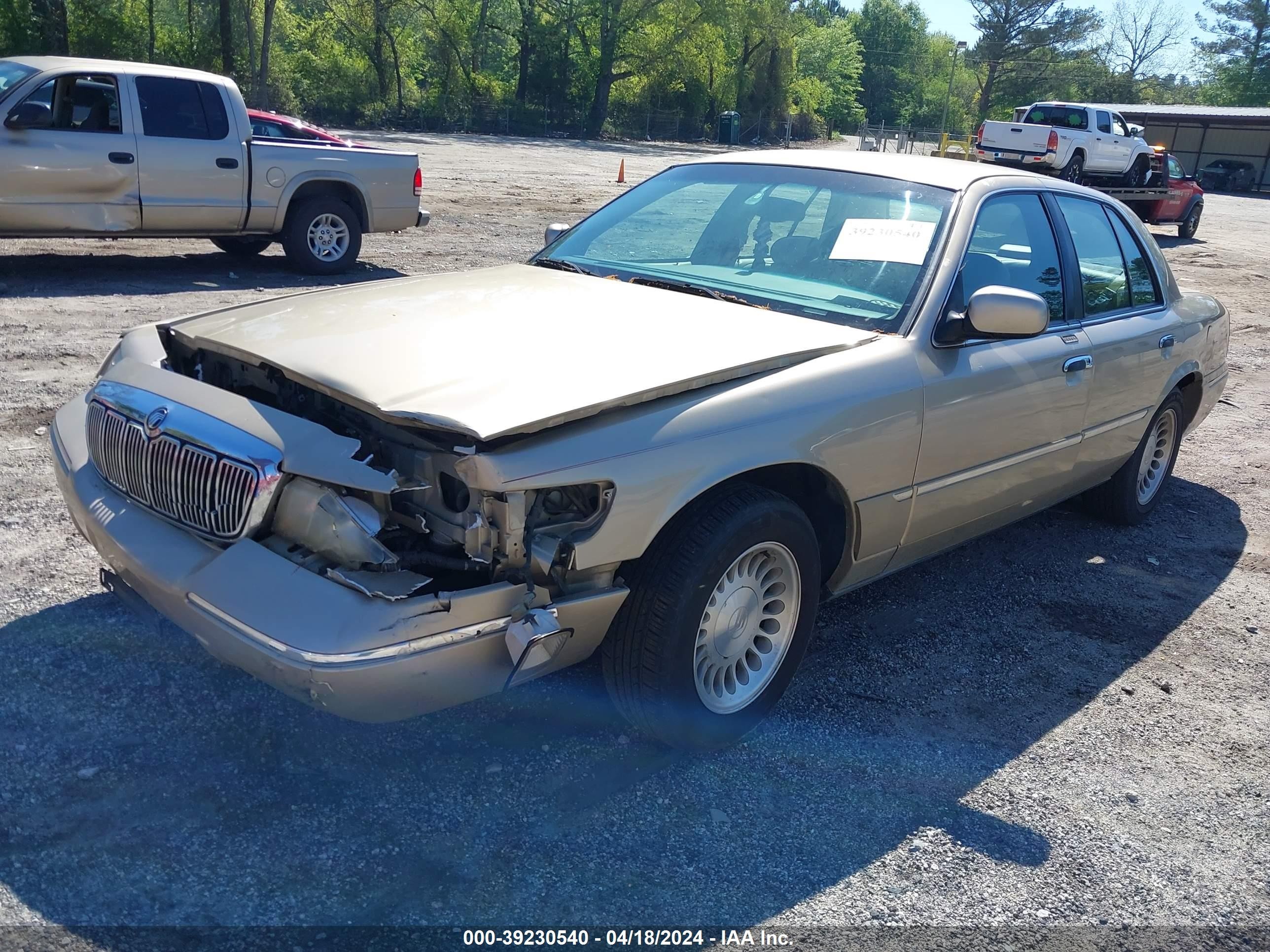 Photo 1 VIN: 2MEFM75W1YX690146 - MERCURY GRAND MARQUIS 