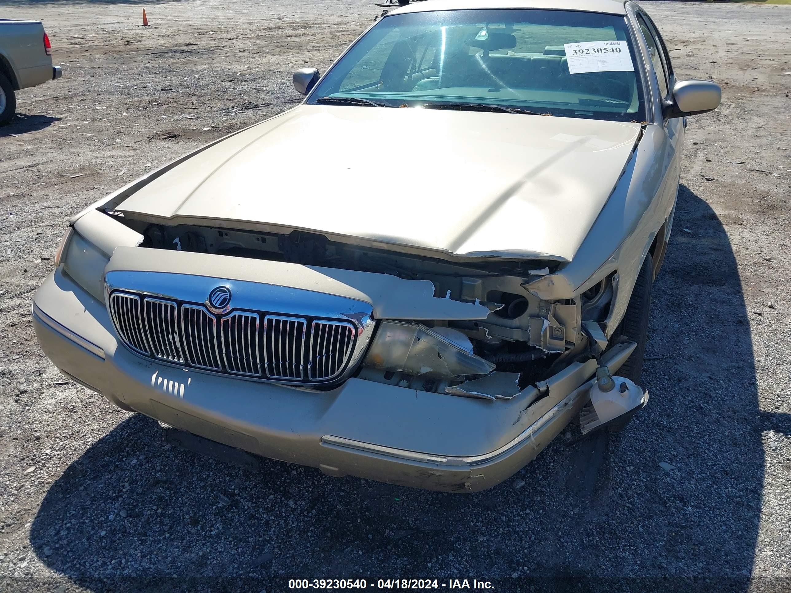 Photo 5 VIN: 2MEFM75W1YX690146 - MERCURY GRAND MARQUIS 