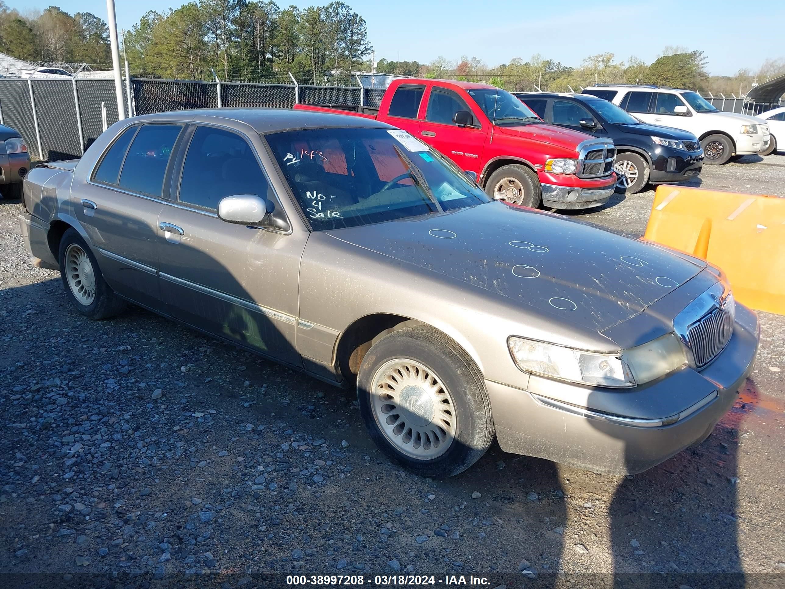 Photo 1 VIN: 2MEFM75W21X626204 - MERCURY GRAND MARQUIS 