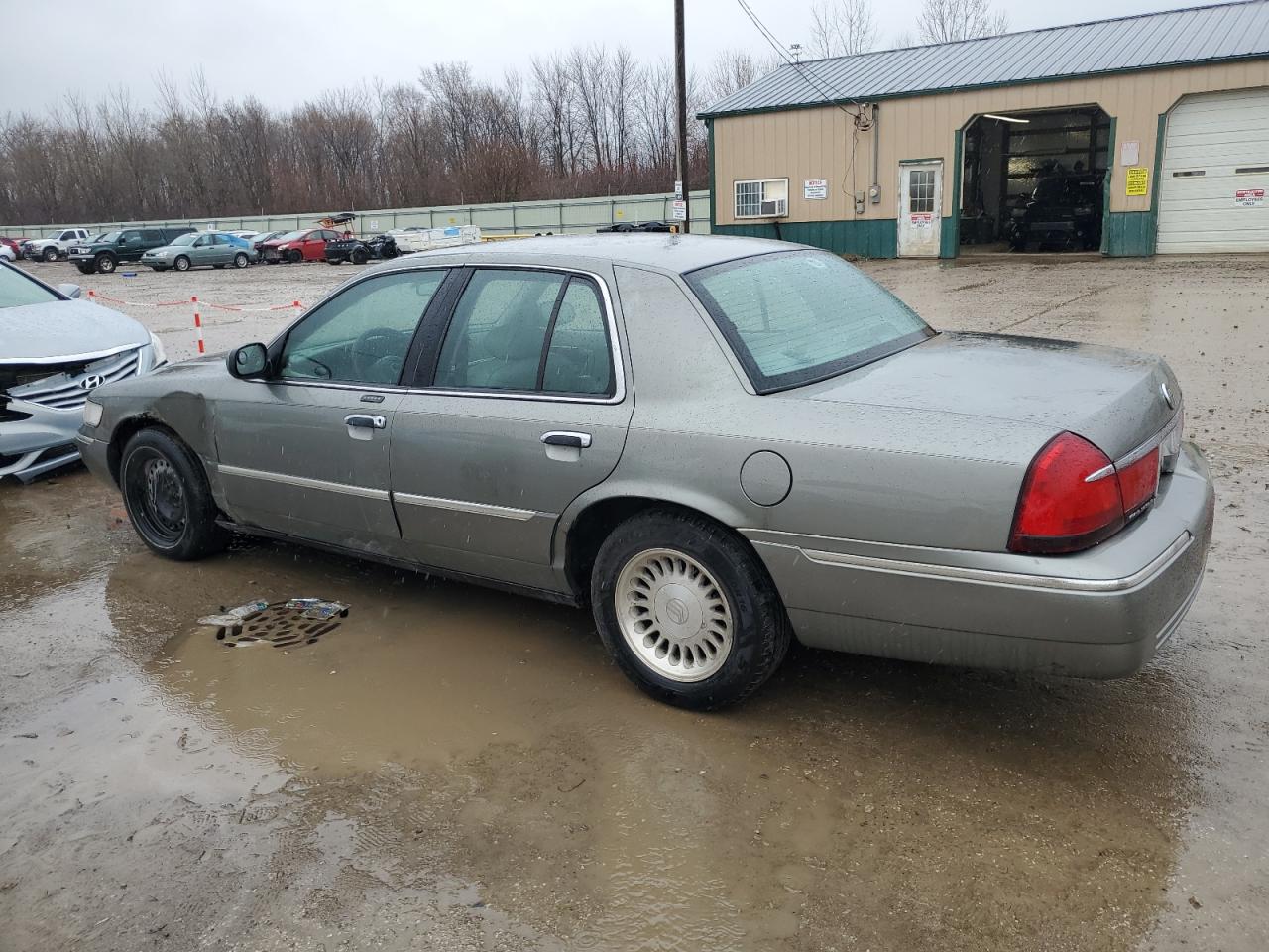 Photo 1 VIN: 2MEFM75W21X646128 - MERCURY GRAND MARQUIS 