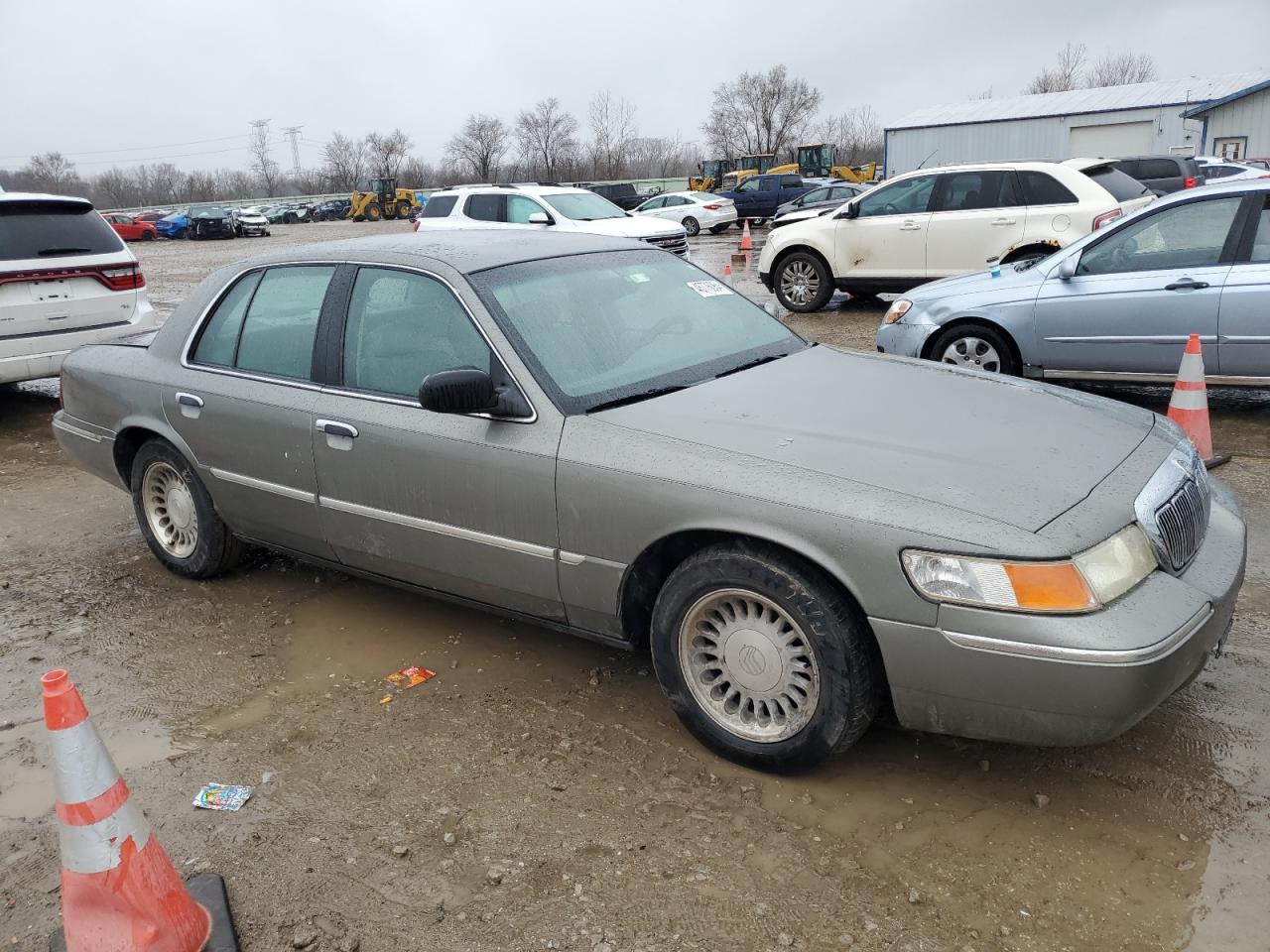 Photo 3 VIN: 2MEFM75W21X646128 - MERCURY GRAND MARQUIS 