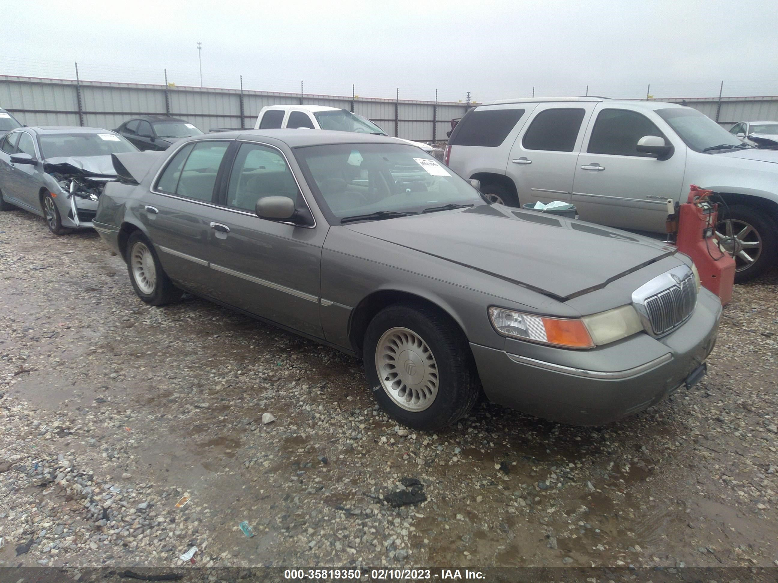 Photo 0 VIN: 2MEFM75W21X648557 - MERCURY GRAND MARQUIS 