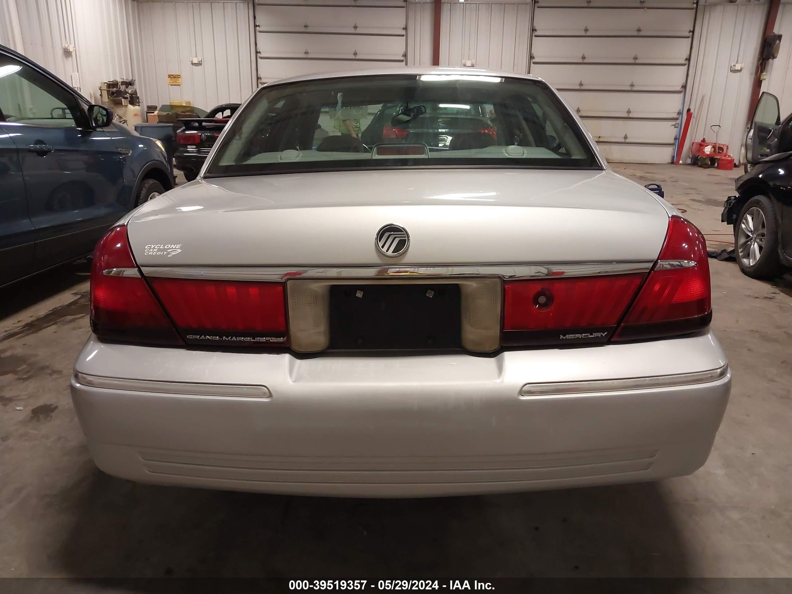 Photo 15 VIN: 2MEFM75W21X649708 - MERCURY GRAND MARQUIS 