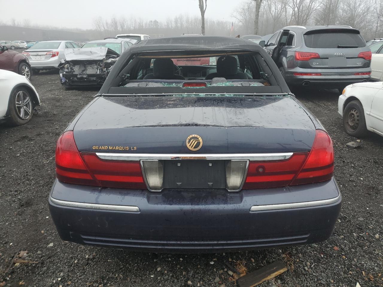 Photo 5 VIN: 2MEFM75W23X639702 - MERCURY GRAND MARQUIS 